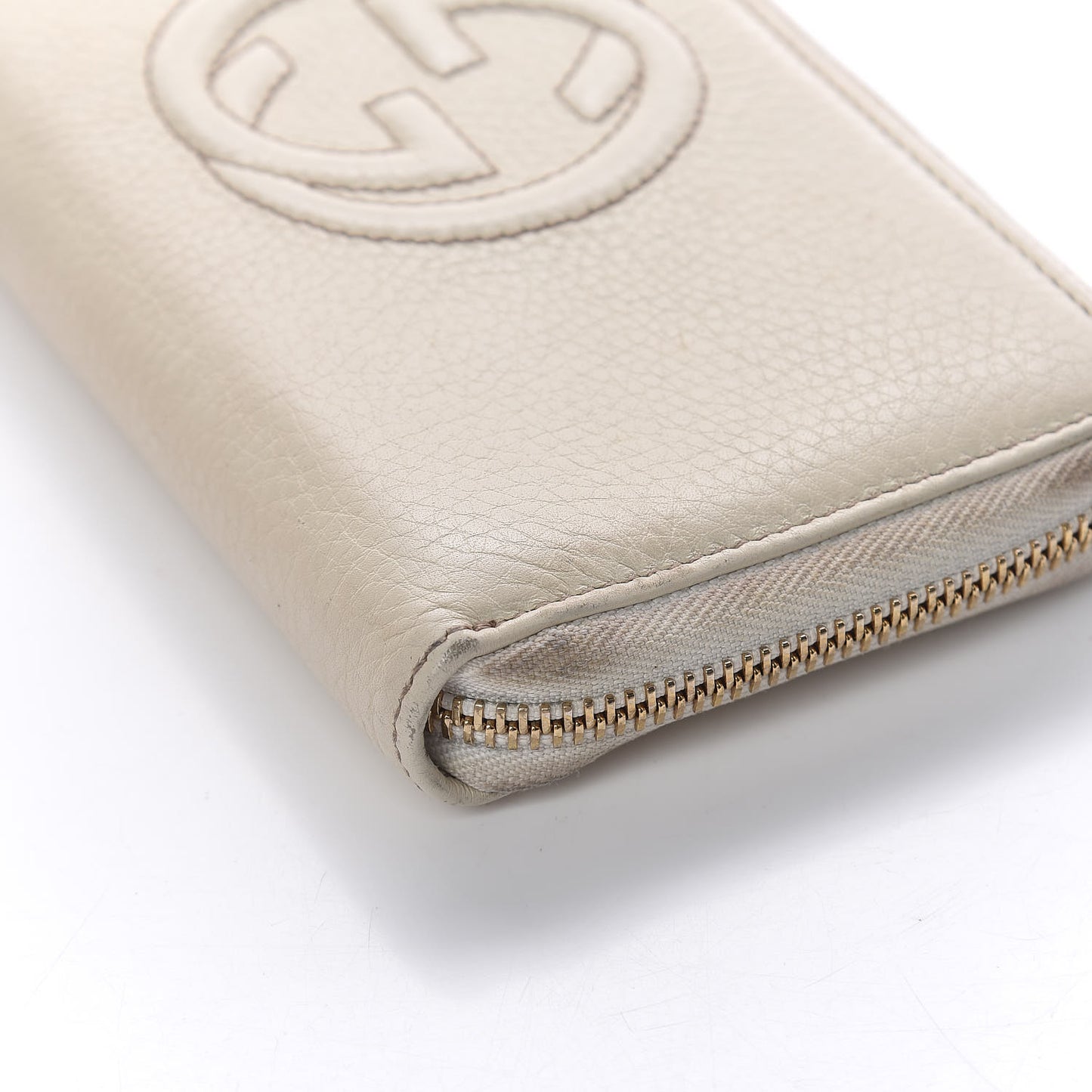 Pebbled Calfskin Soho Zip Around Wallet Off White
