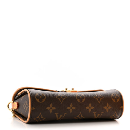 Louis Vuitton Monogram Pochette Camille 4 of 11