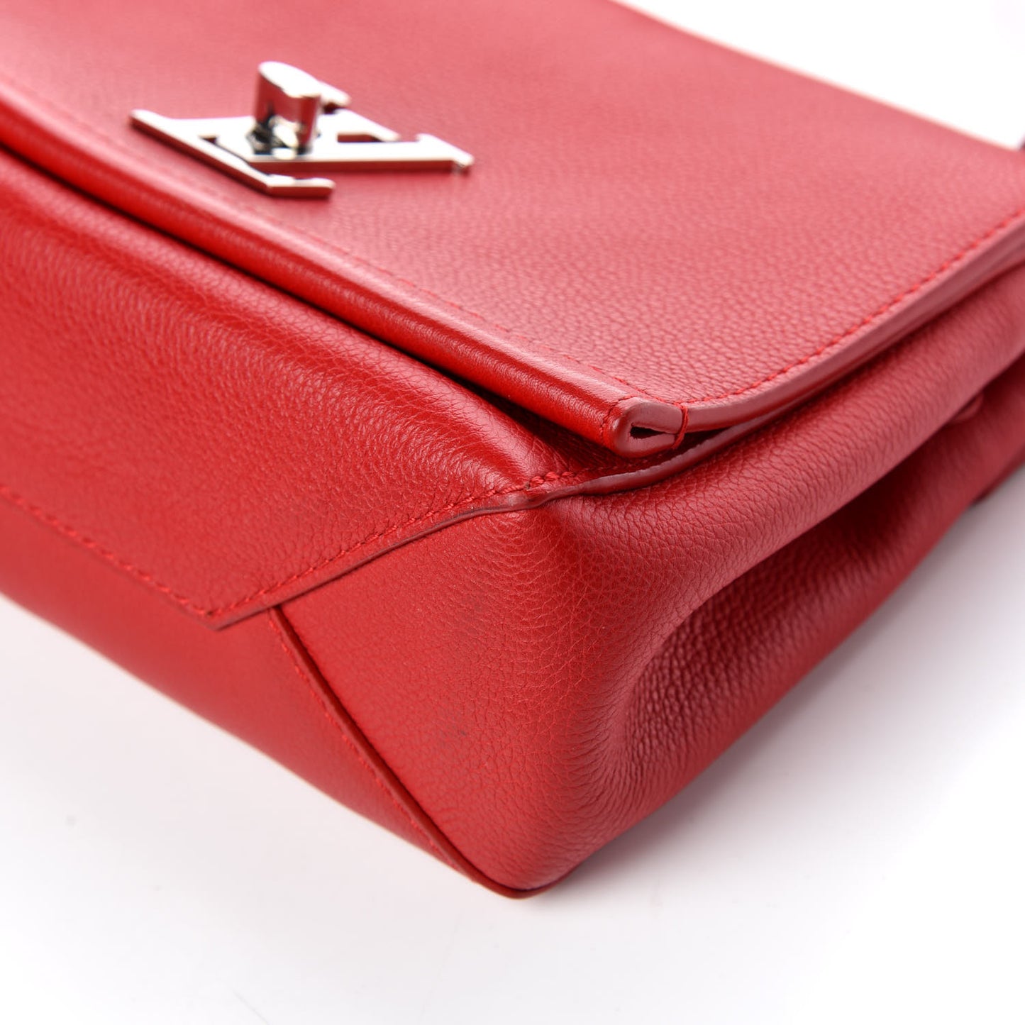 Calfskin Lockme II Chain Bag BB Rubis