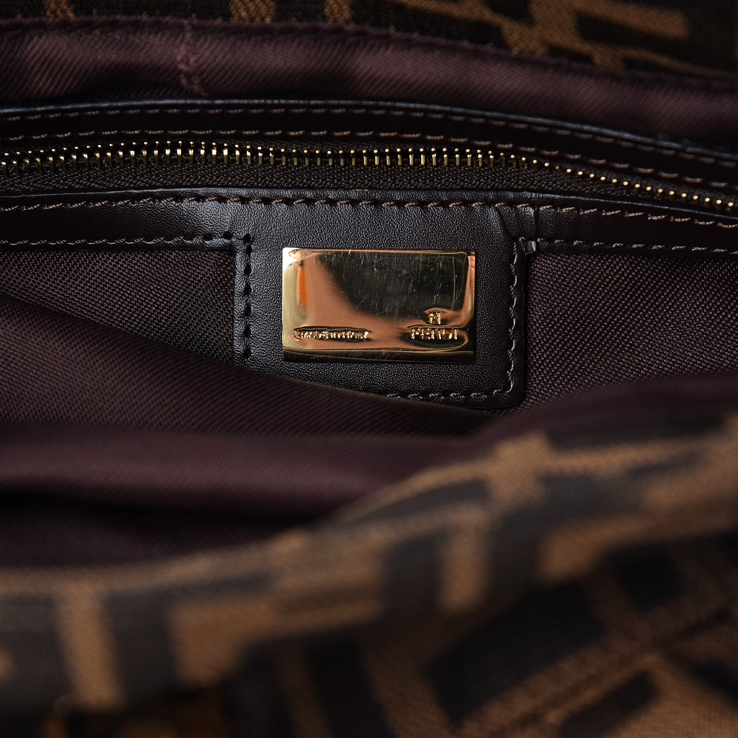 Zucca Medium Chef Shoulder Bag Tobacco