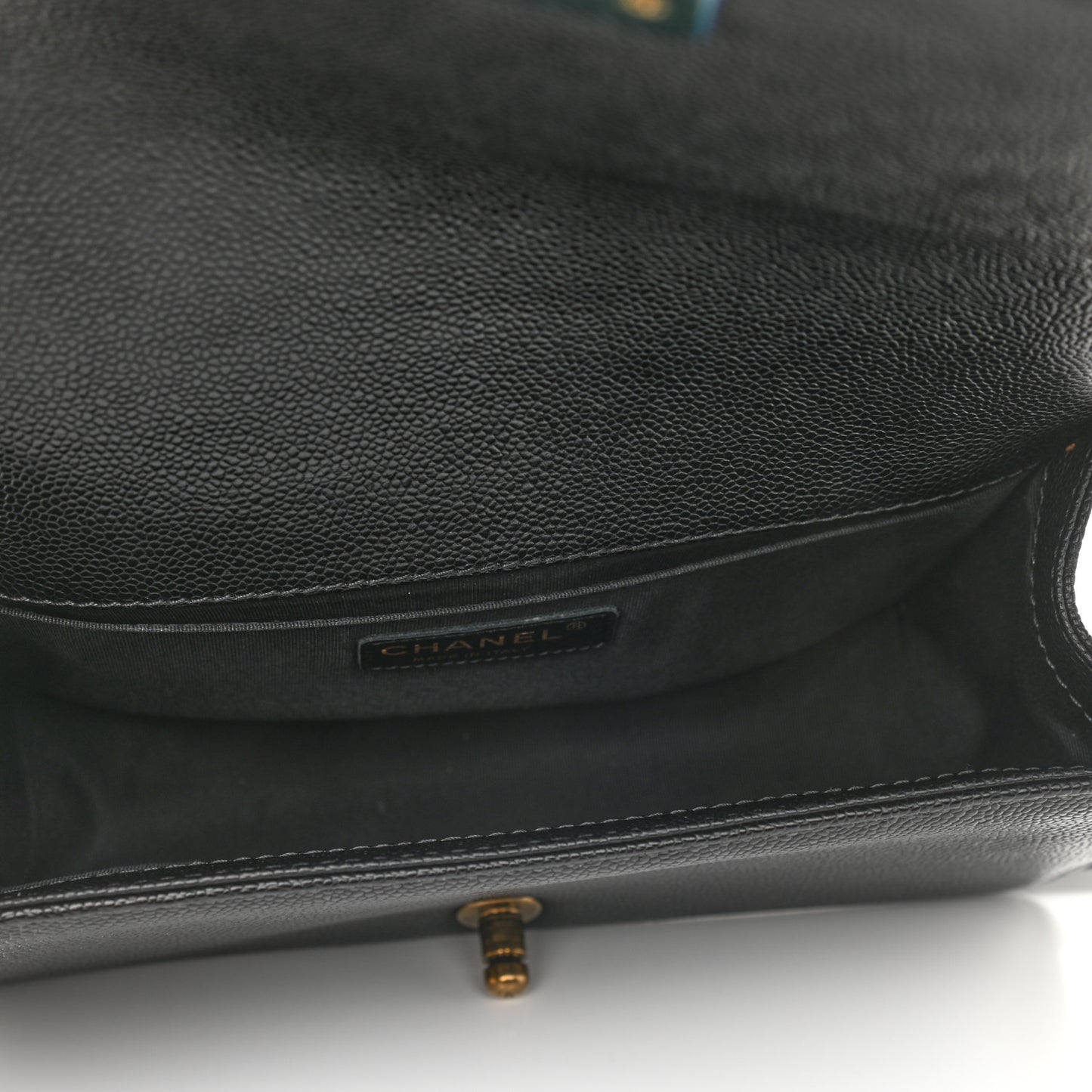 Caviar Quilted Medium Boy Flap Black