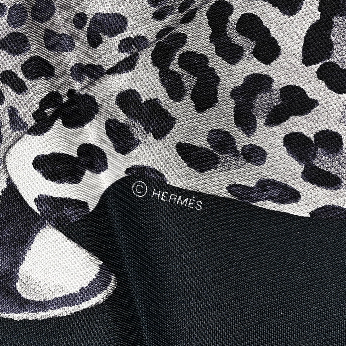 Silk Twill Lazy Leopardesses Scarf 90 Vert Black Gris