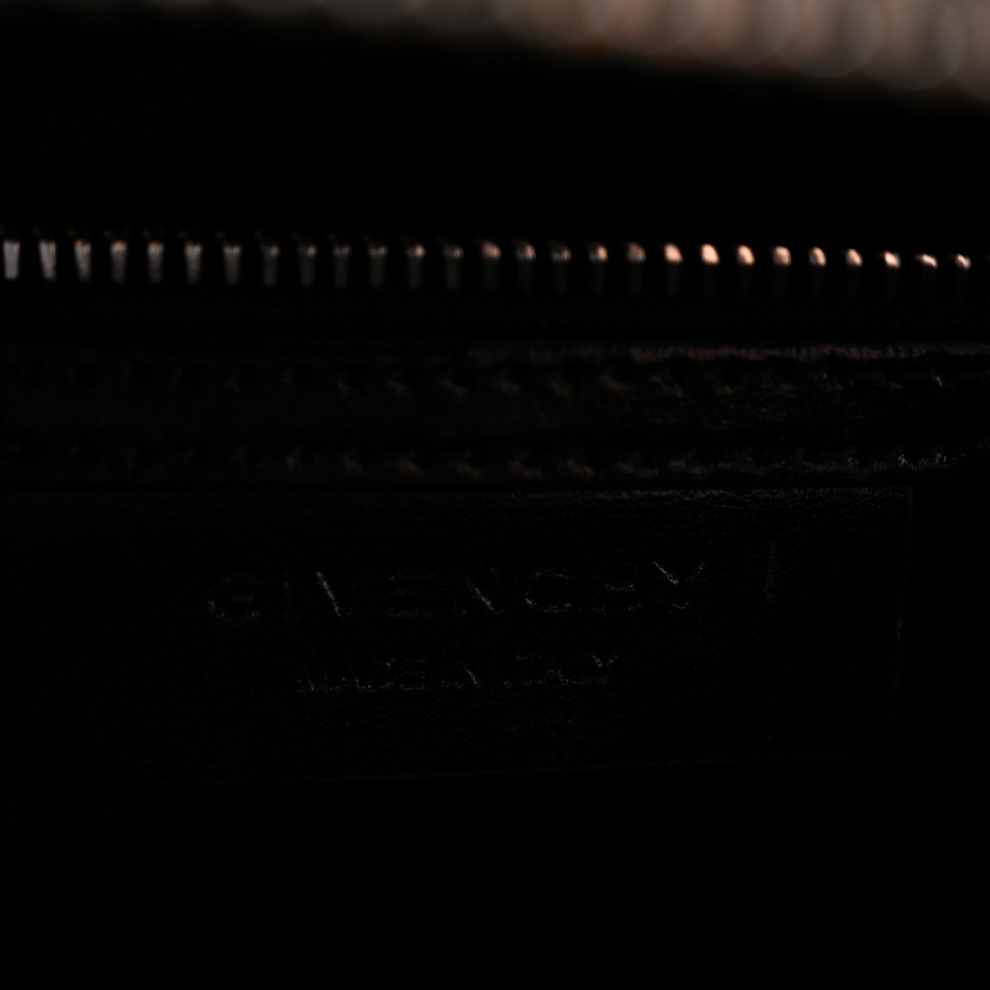 Shiny Lord Calfskin Small Antigona Black