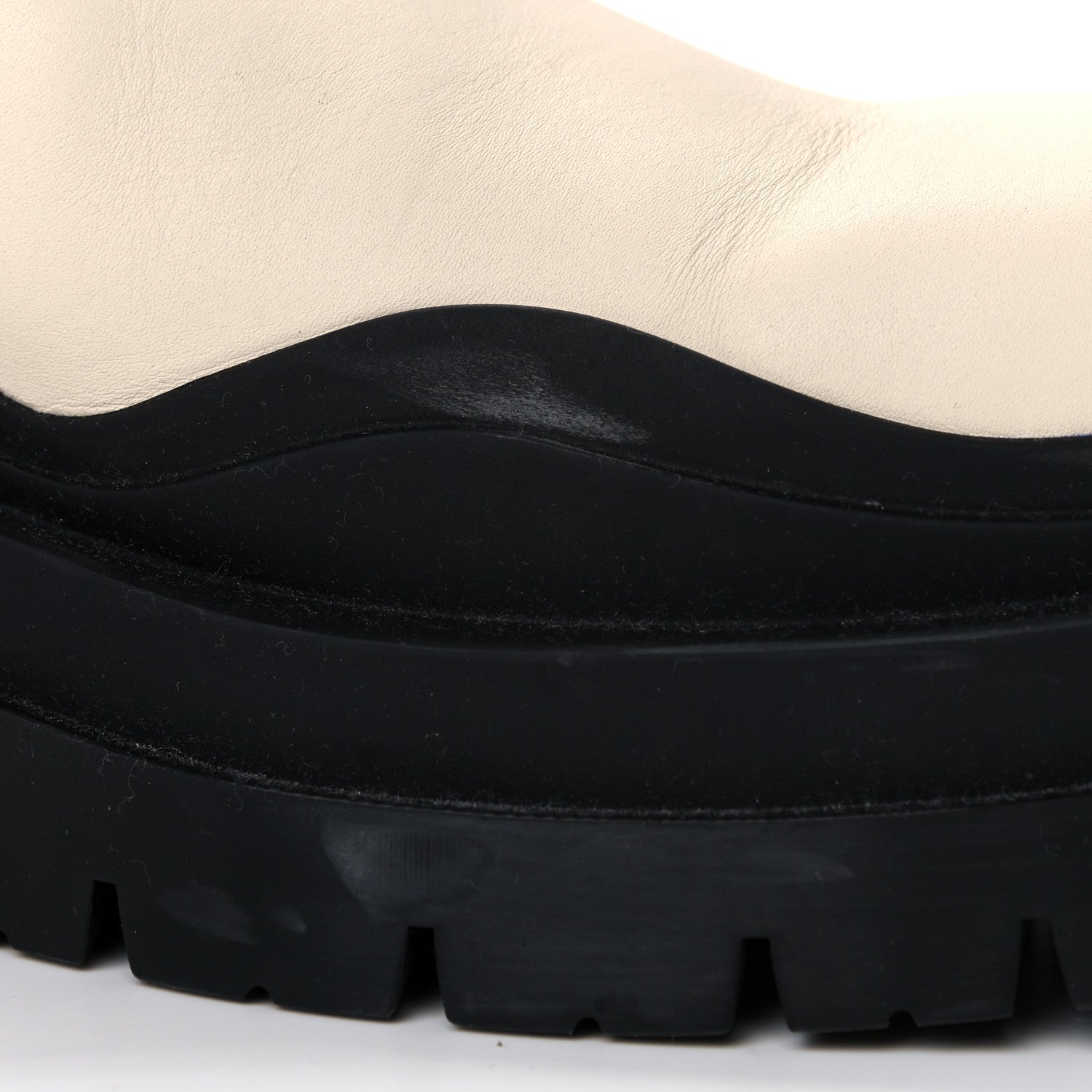 Bottega Veneta Calfskin The Tire Chelsea Boots 39 Sea Salt Black 10 of 14