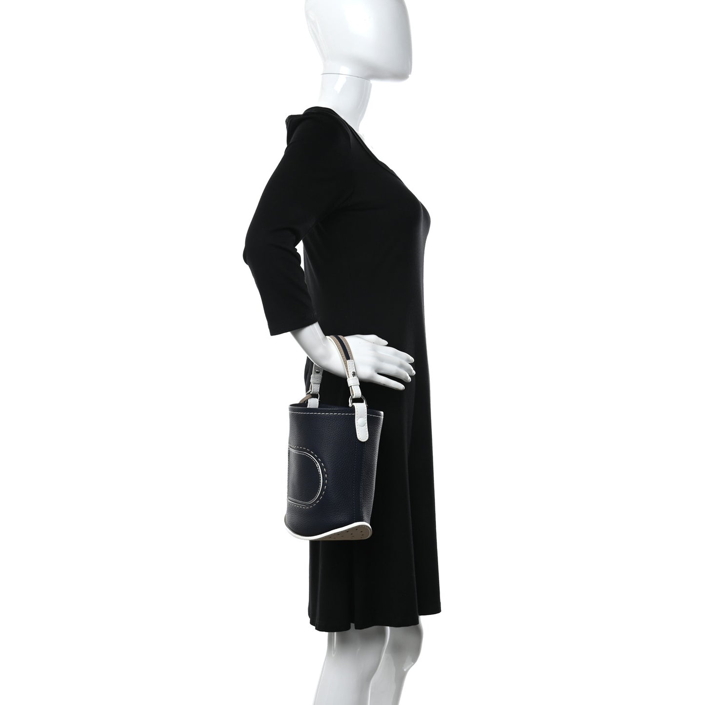 Taurillon Mini Pin Bucket Navy Ivory