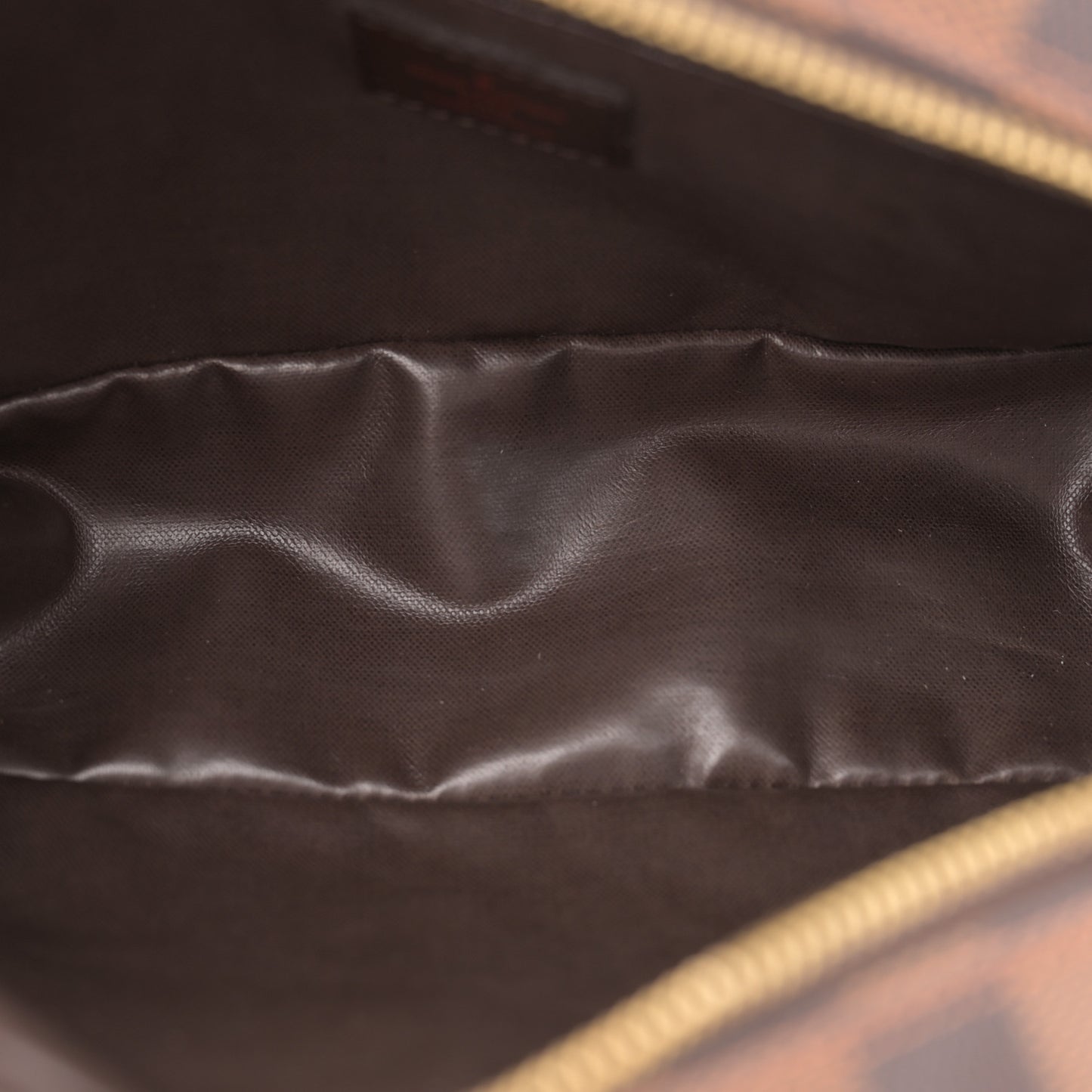 Damier Ebene Toiletry Bag 25