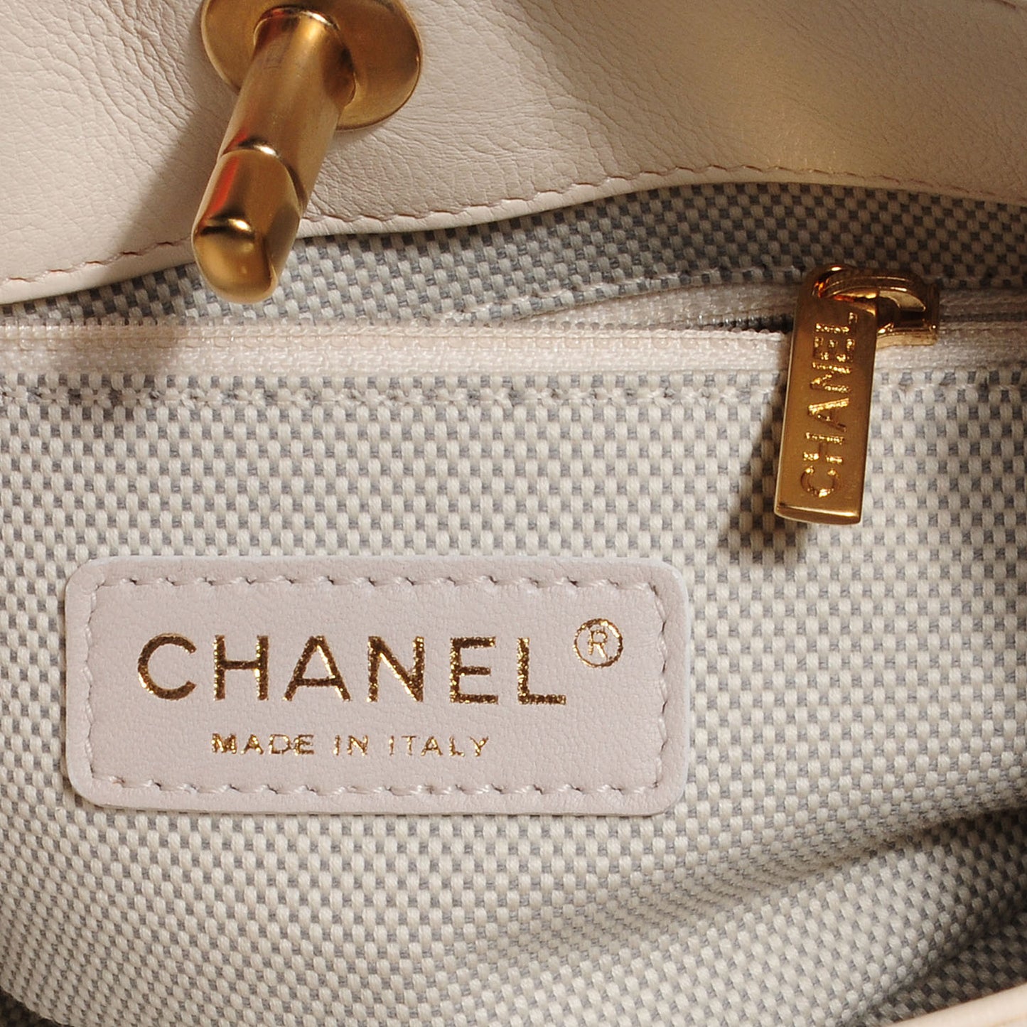 Calfskin Quilted Retro Chain Tote Ivory