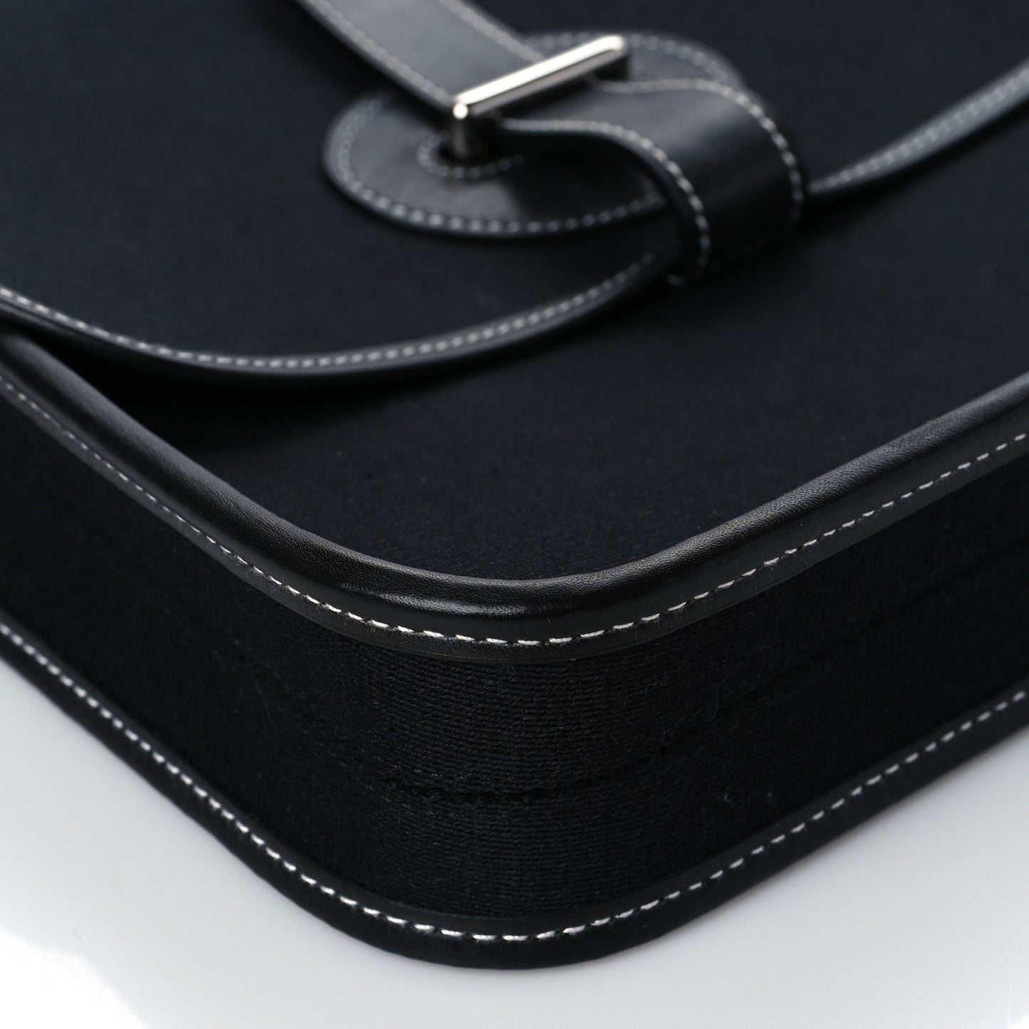 Toile Officier Mini Buenaventura Messenger Black