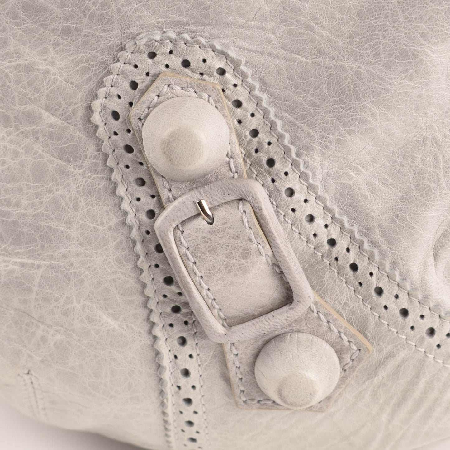 Agneau Giant Brogues Hardware Pompon Argent