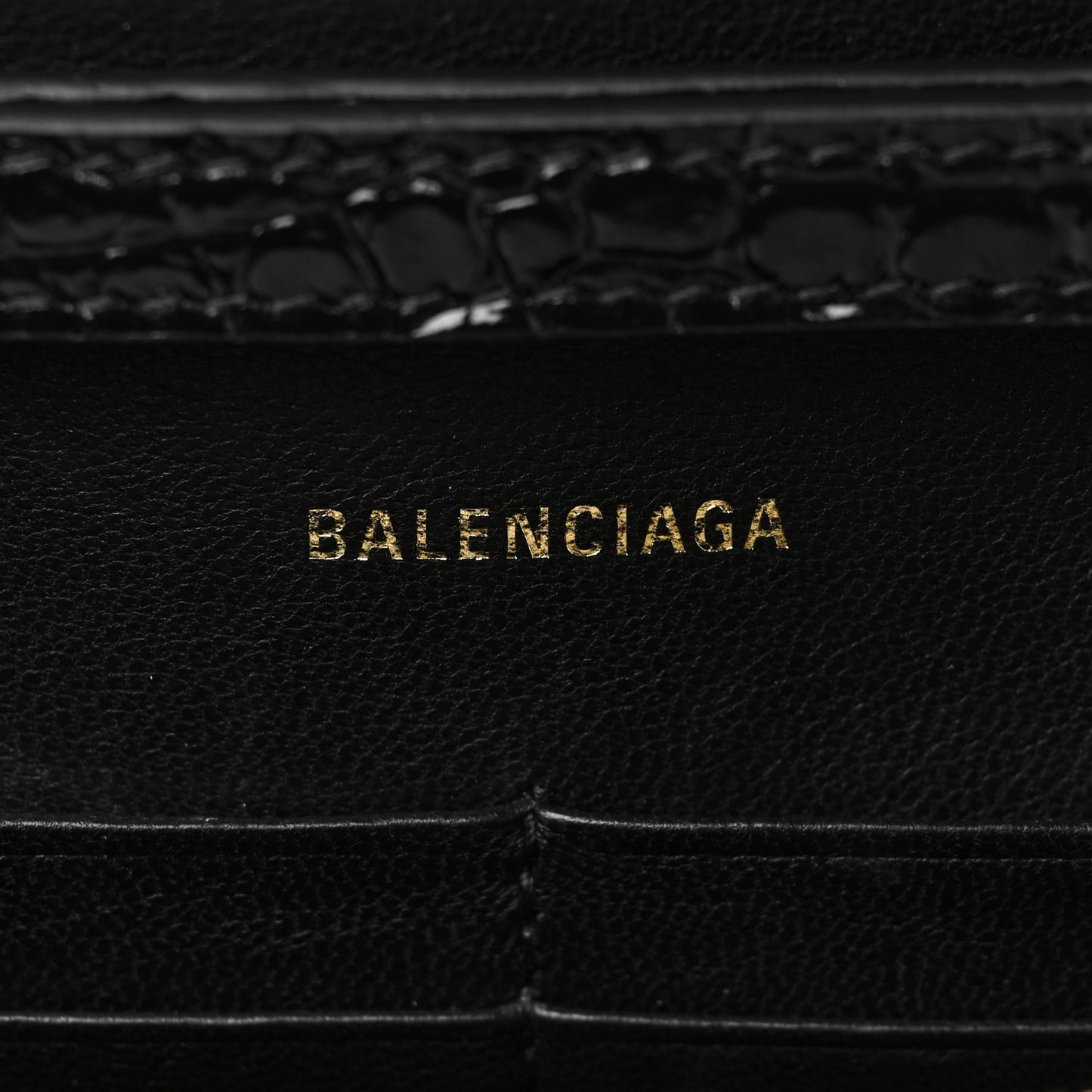 Shiny Calfskin Crocodile Embossed Hourglass Chain Bag Black