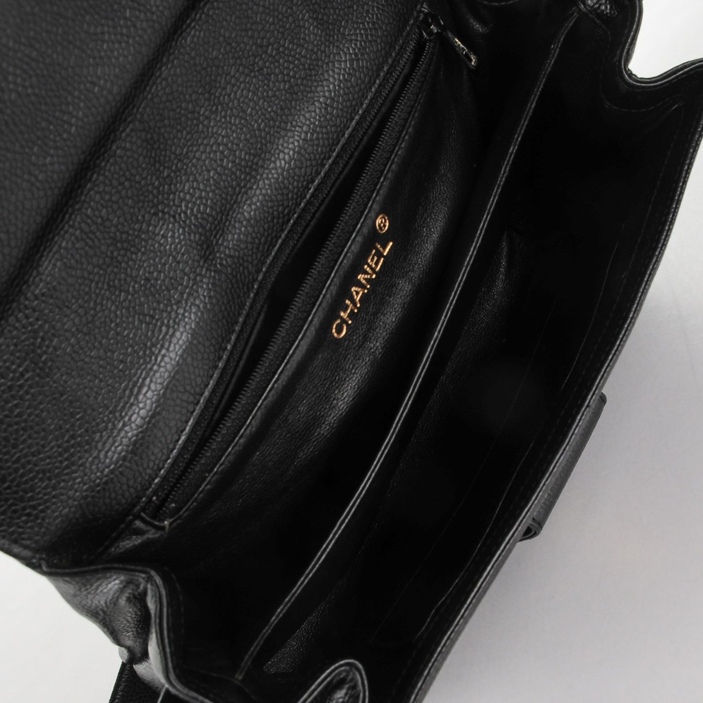Caviar Medium Shoulder Bag Black