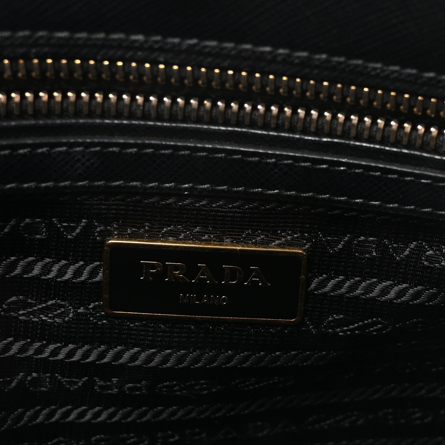Saffiano Small Galleria Double Zip Tote Black