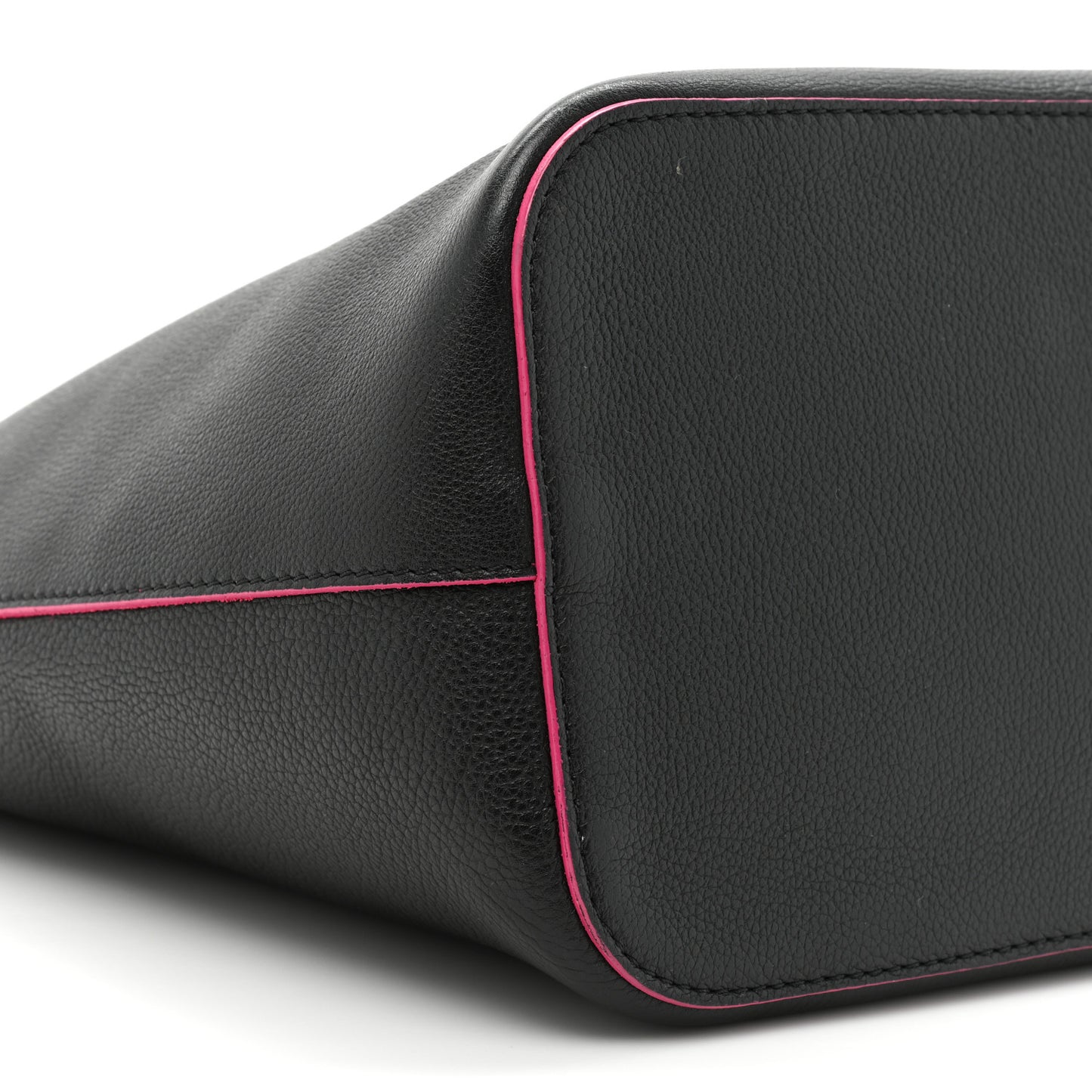 Calfskin Lockme Bucket Black