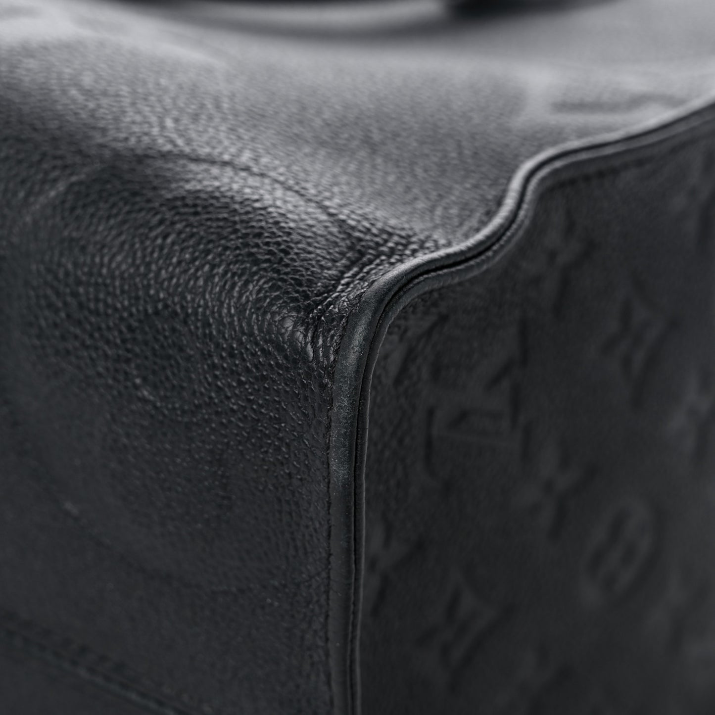 Empreinte Monogram Giant Onthego MM Black