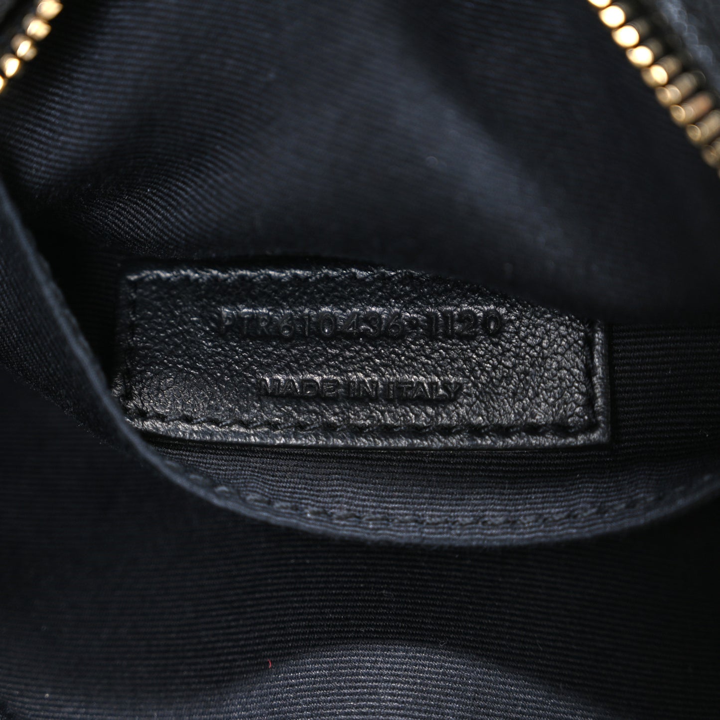 Grain De Poudre Matelasse Chevron Quilted Round Vinyle Camera Bag Black