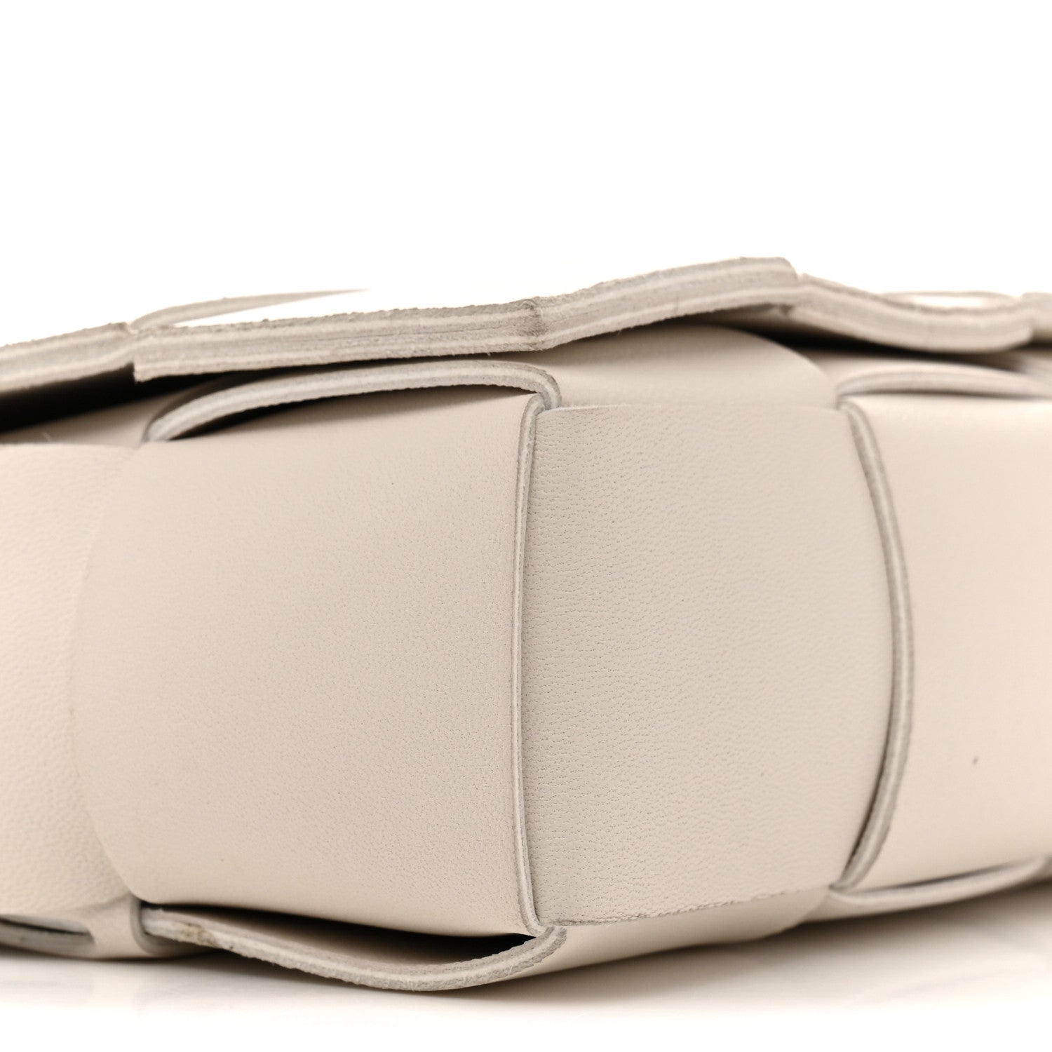 Bottega Veneta Nappa Maxi Intreccio The Belt Cassette Bag White 9 of 10