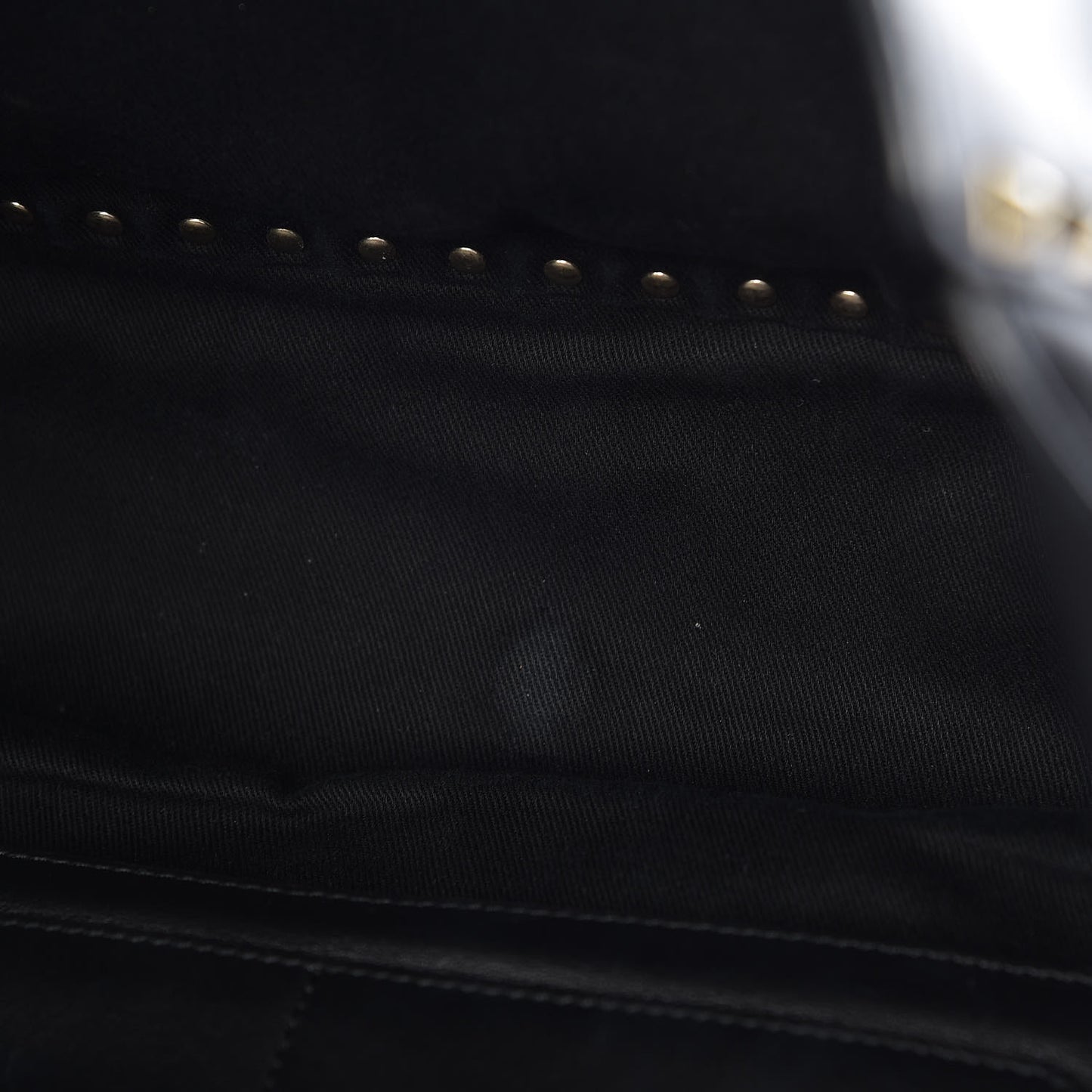 Vitello Medium Rockstud Tote Black