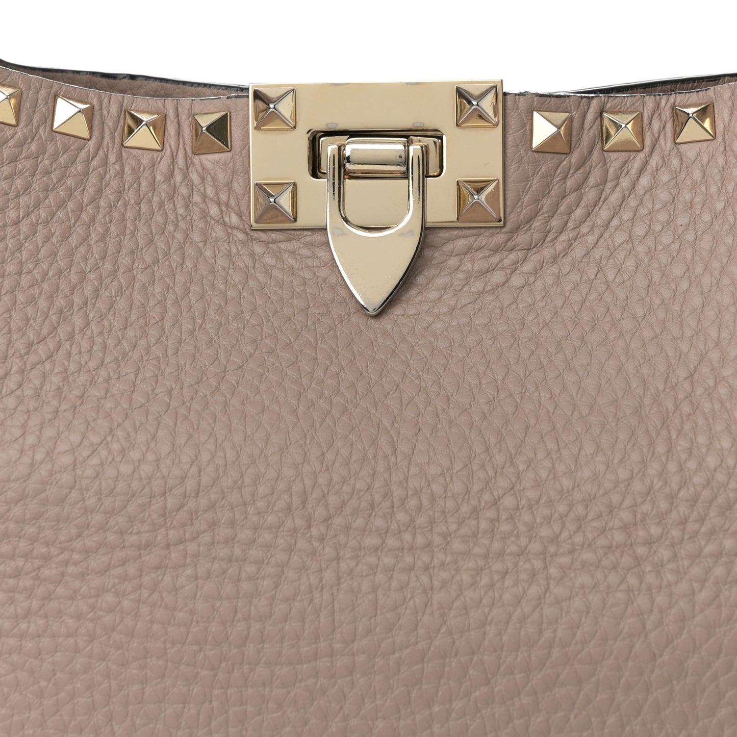 Pebbled Calfskin Small Rockstud Flip Lock Hobo Poudre