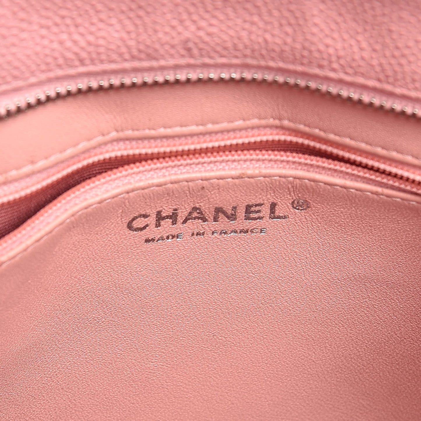 Caviar Quilted Medallion Tote Light Pink