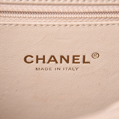 Chanel Caviar Quilted Medium CC Filigree Vanity Case White 6 of 13