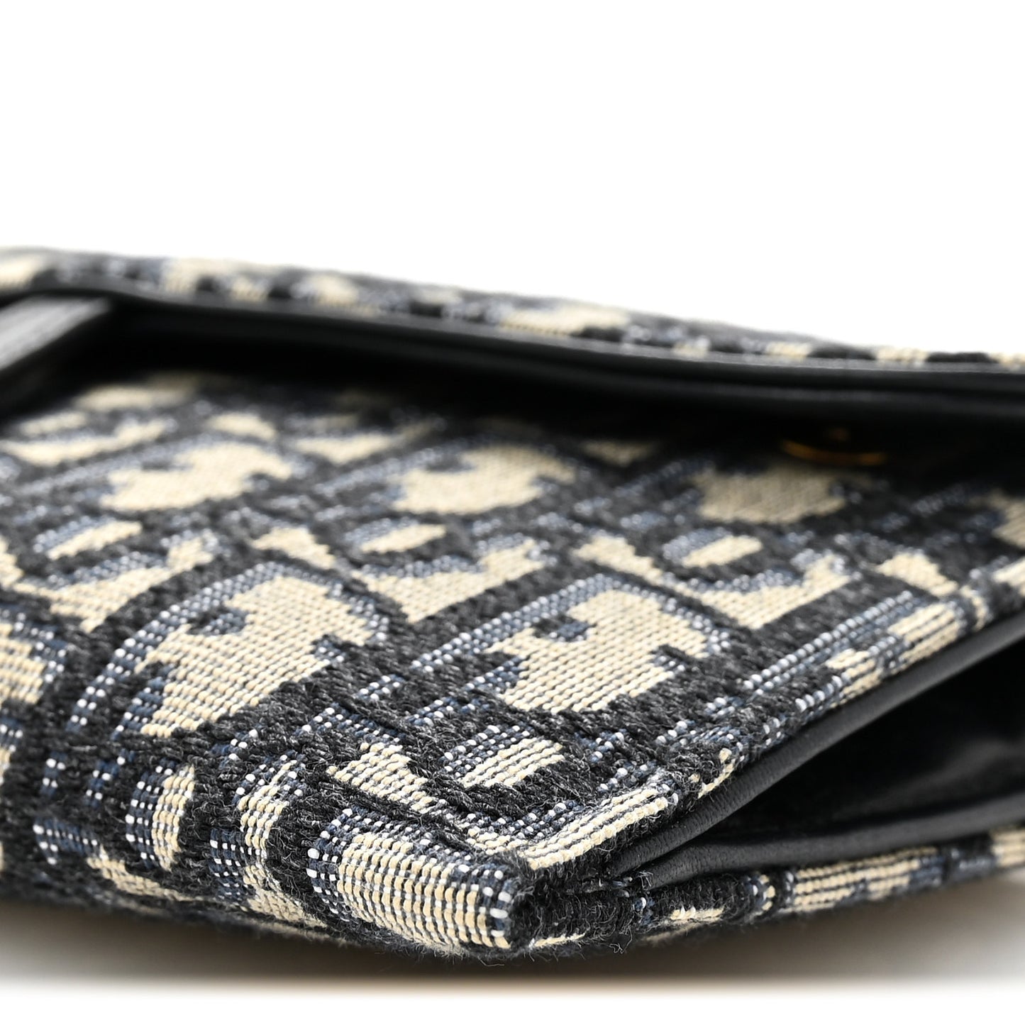 Oblique Saddle Chain Long Wallet Blue