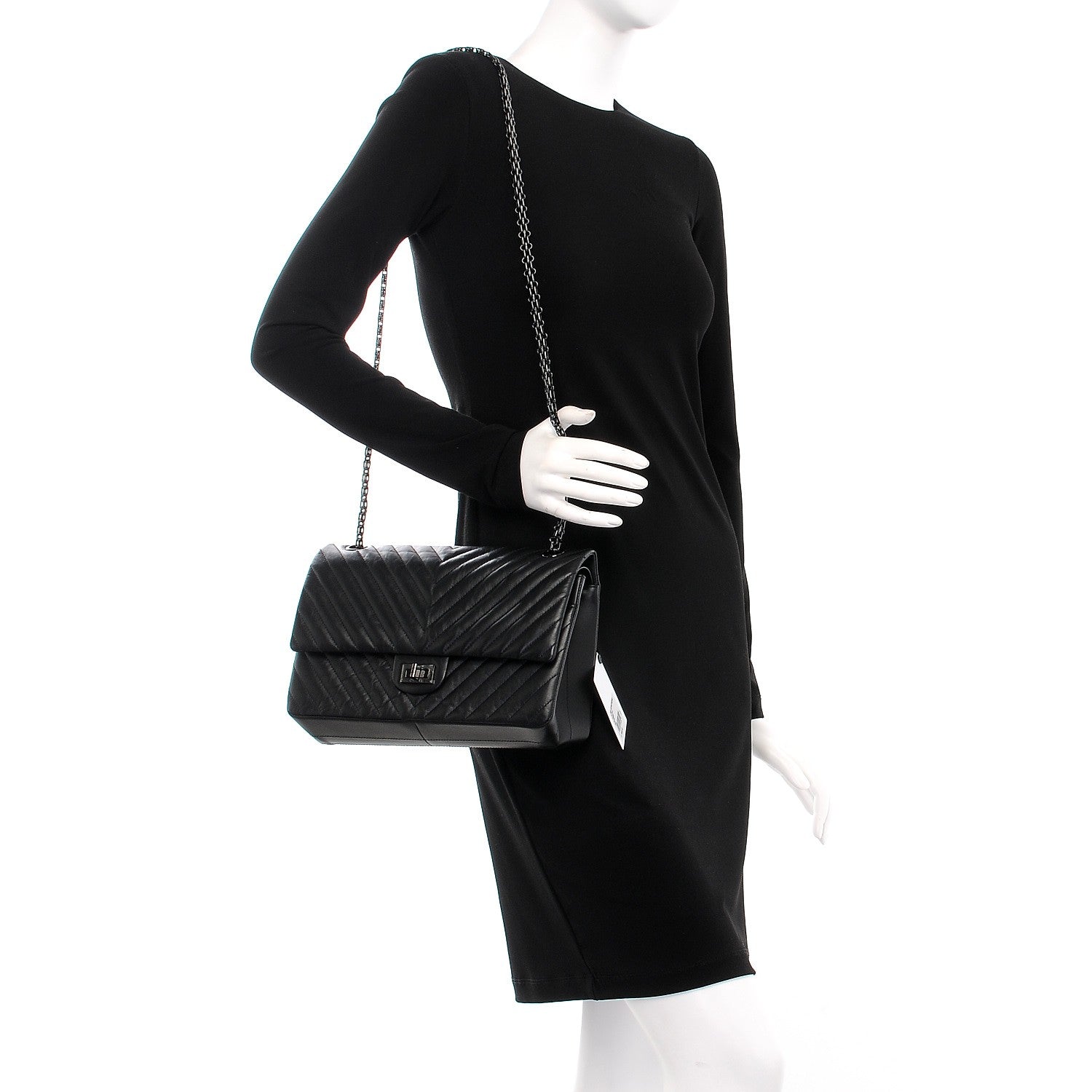 Chanel Aged Calfskin Chevron 2.55 Reissue 226 So Black 2 of 8