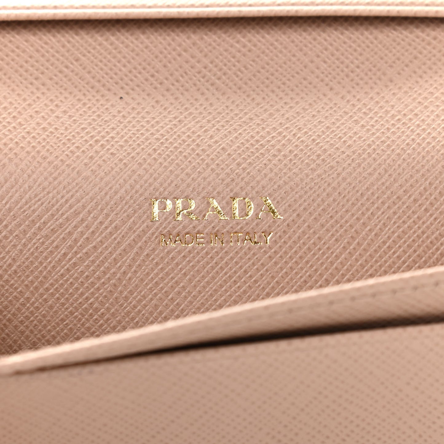 Saffiano Metal Bi-Fold Card Holder Wallet Cammeo