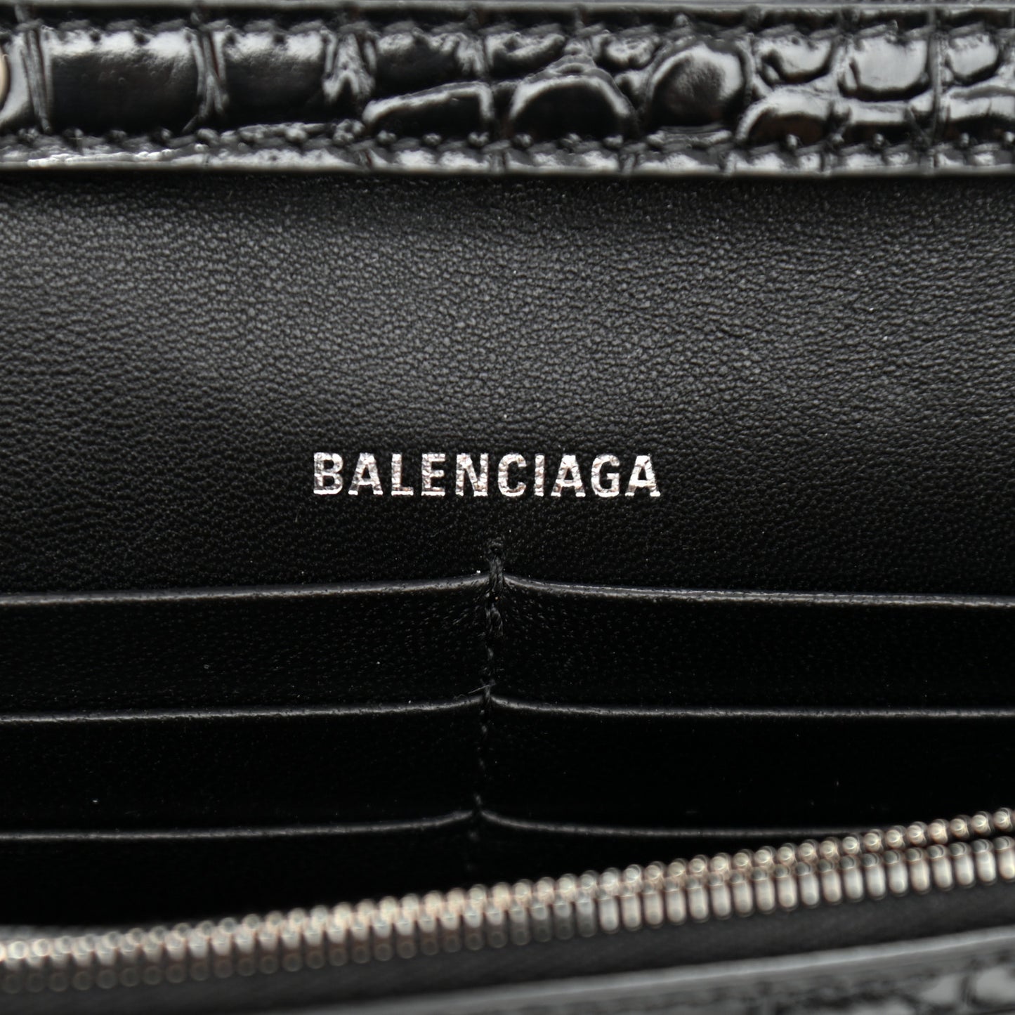 Shiny Calfskin Monochrome Crocodile Embossed Hourglass Chain Bag Black