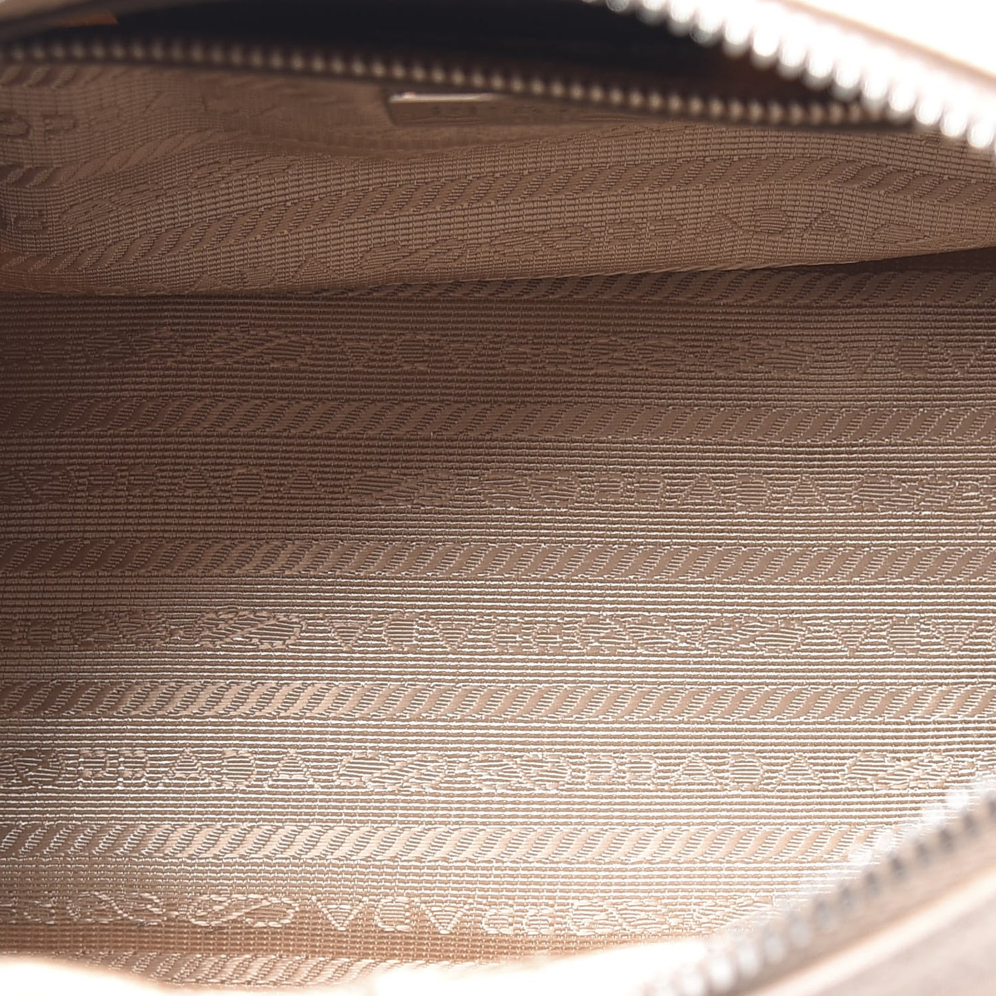Tessuto Nylon Saffiano Re-Edition 2005 Top Handle Crossbody Bag Cammeo