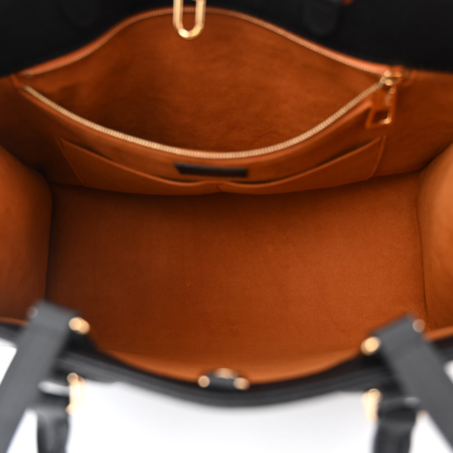 Louis Vuitton Empreinte Monogram Giant OnTheGo MM Black 5 of 9