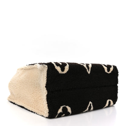 Louis Vuitton Shearling Monogram Giant Teddy Onthego GM Black White 4 of 10