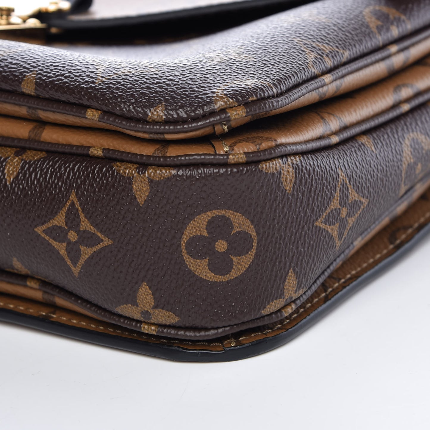 Reverse Monogram Pochette Metis
