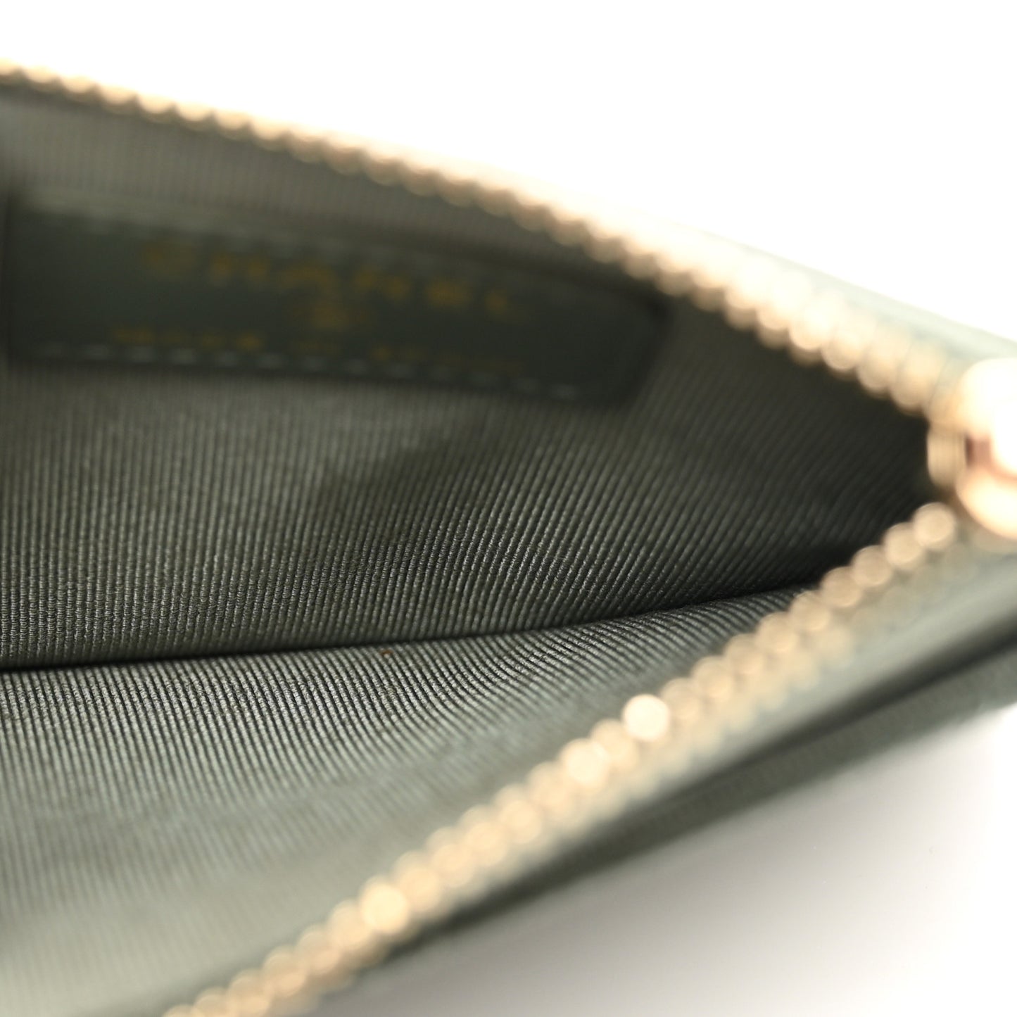 Iridescent Caviar Quilted CC Zip Card Holder Green