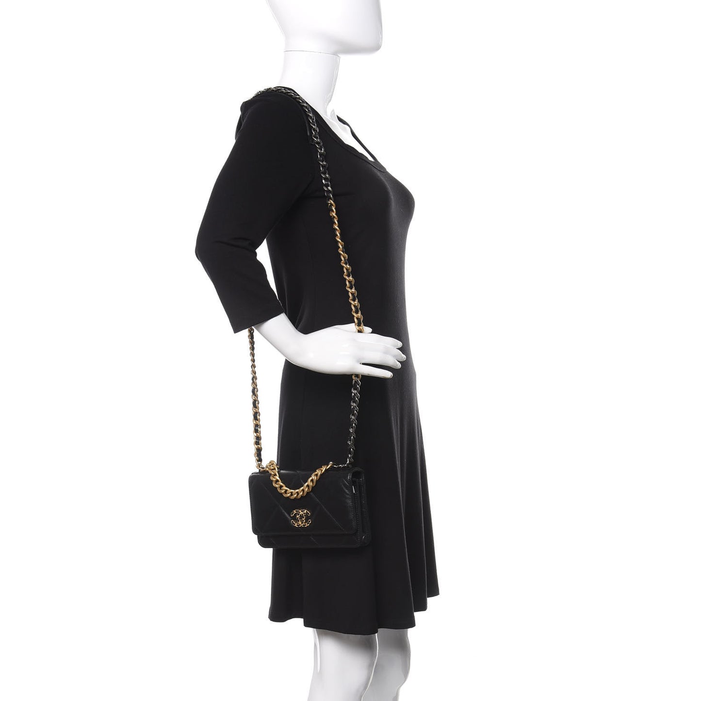 Lambskin Quilted 19 Wallet On Chain WOC Black