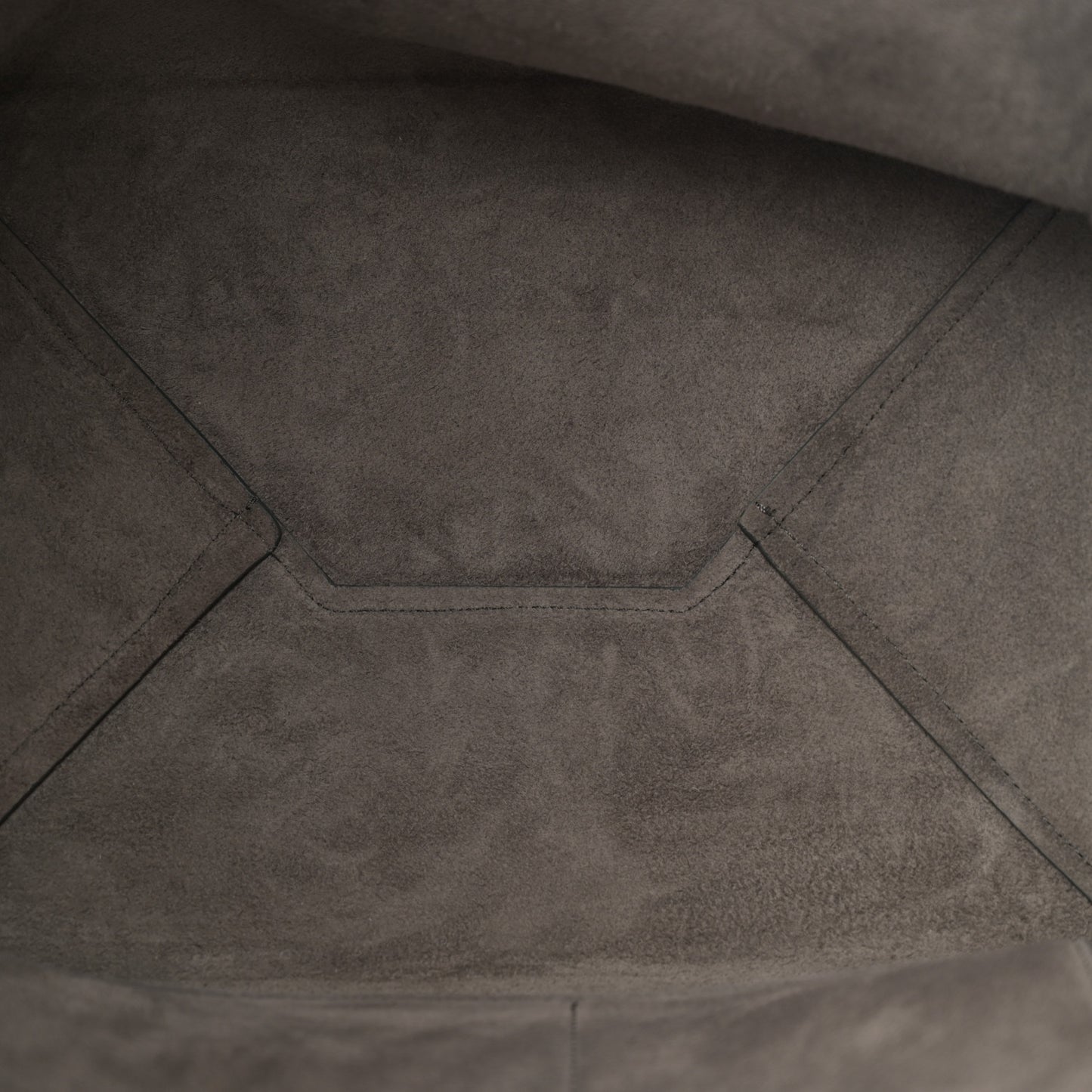 Soft Grained Calfskin Medium Belt Cabas Phantom Grey