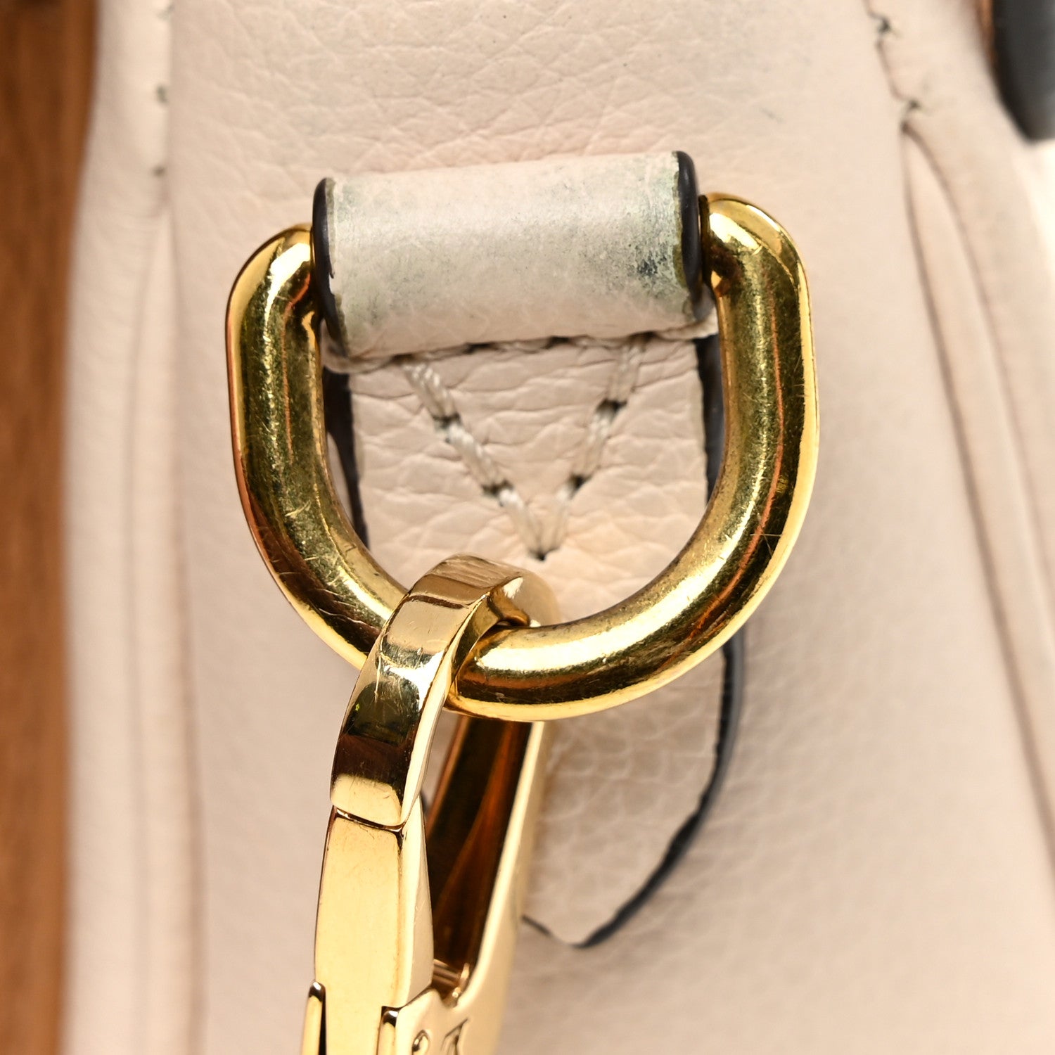 Louis Vuitton Grained Calfskin Lockme Tender Quartz 10 of 10