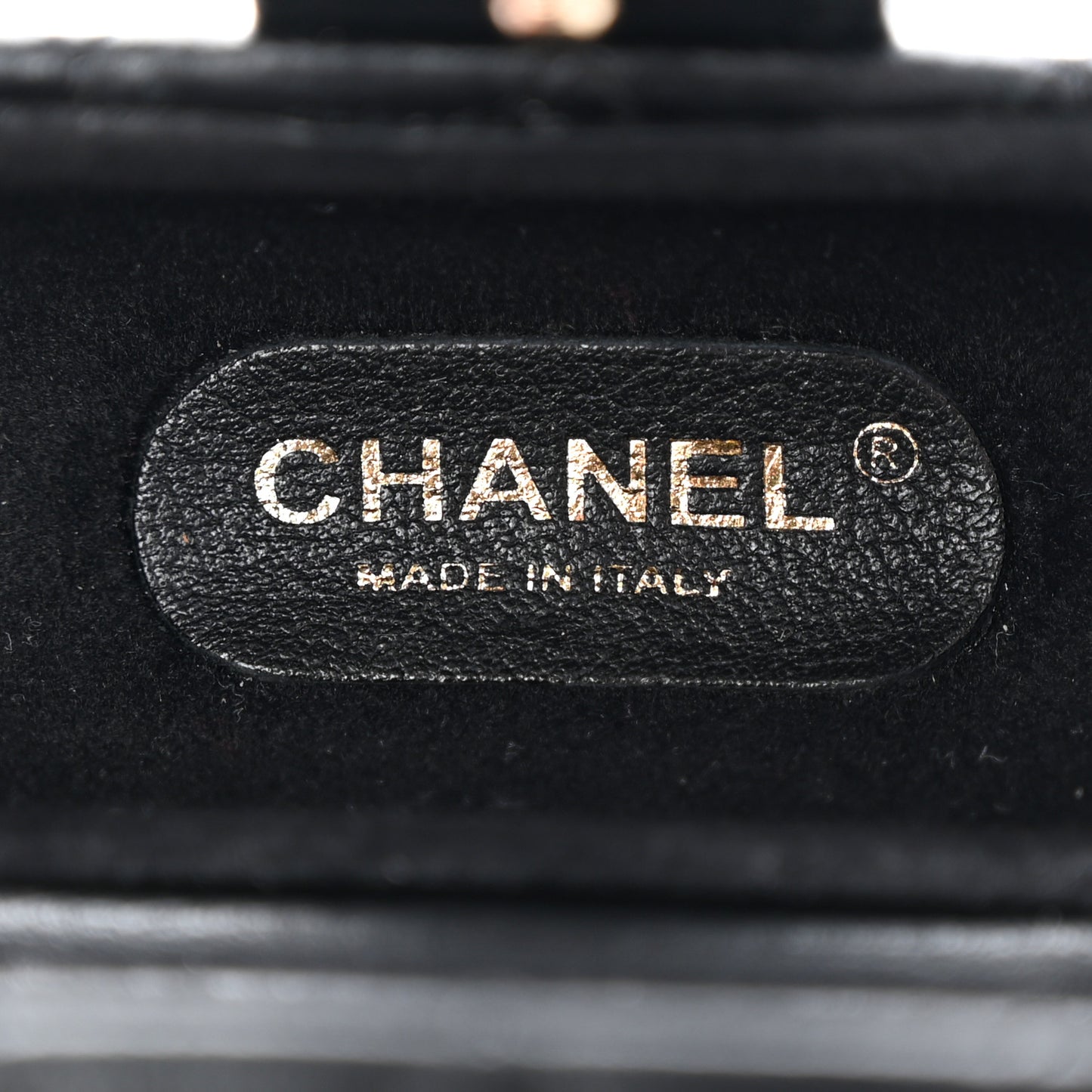 Lambskin Quilted Airpods Pro Case With Chain Black