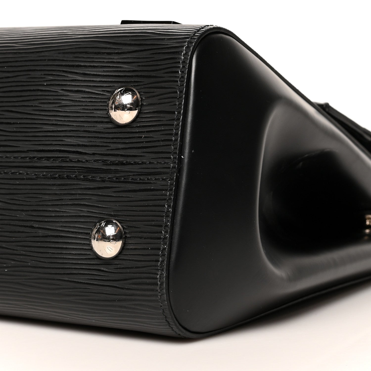 Louis Vuitton Epi Cluny MM Black 9 of 10