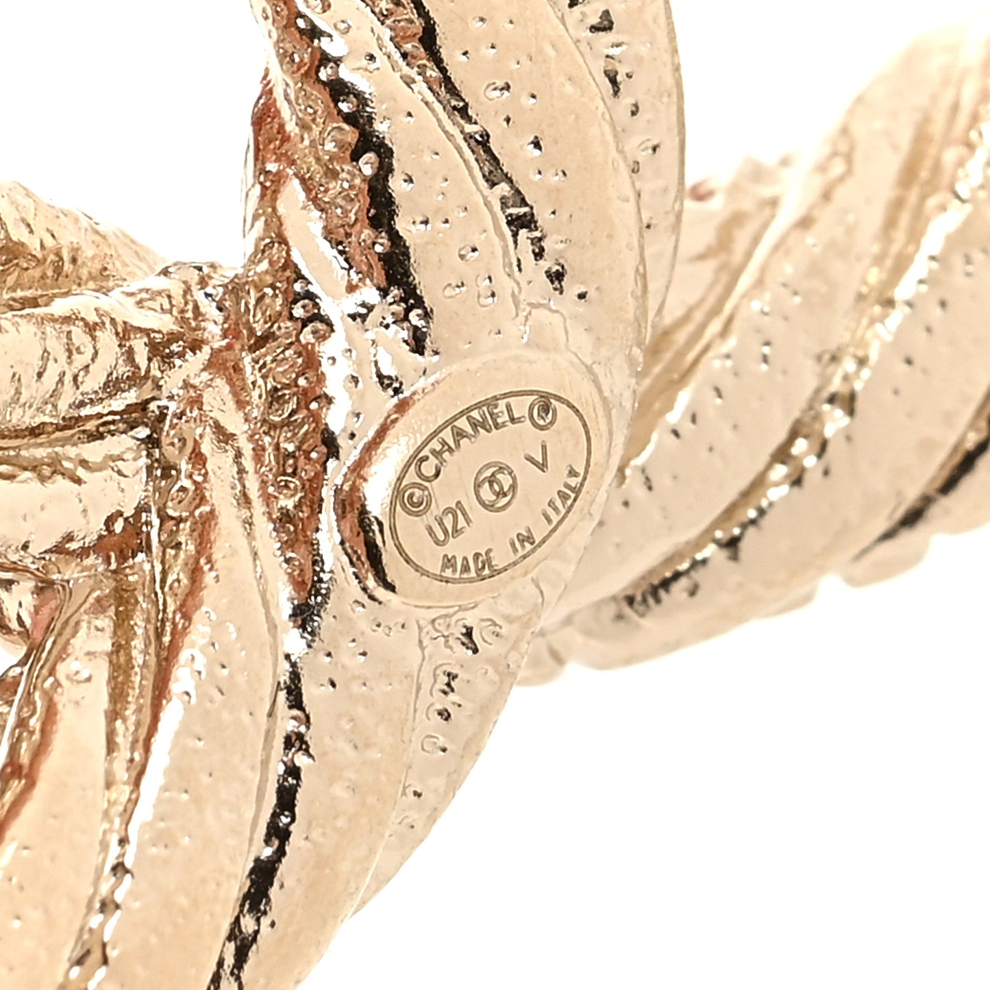 Twisted CC Brooch Light Gold