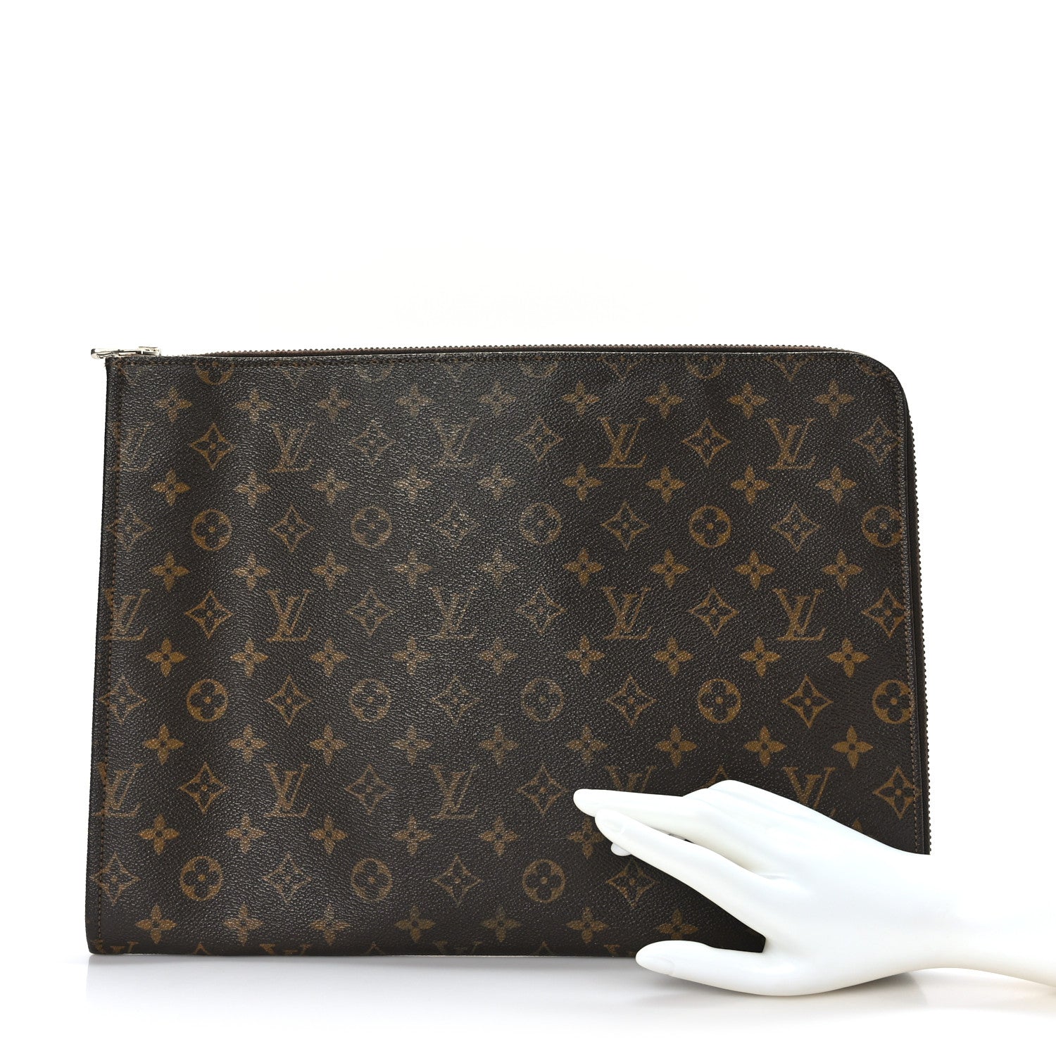 Louis Vuitton Monogram Etui Voyage GM Pouch 2 of 9