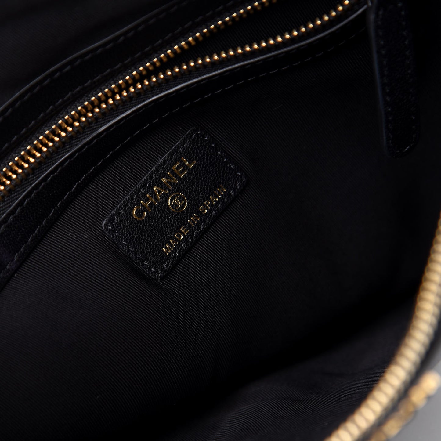 Lambskin Quilted Chanel 19 Medium Cosmetic Case Black