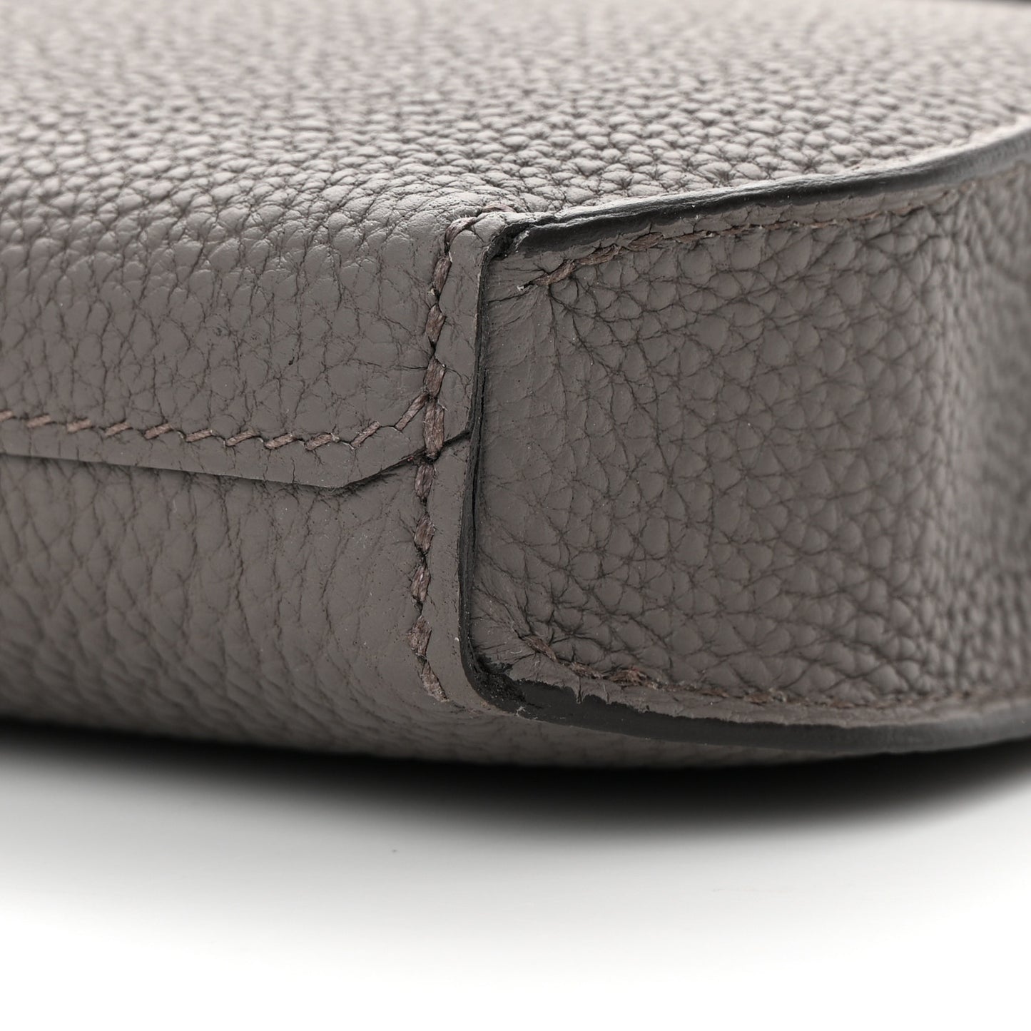 Togo Kelly Depeches 25 Pouch Etain