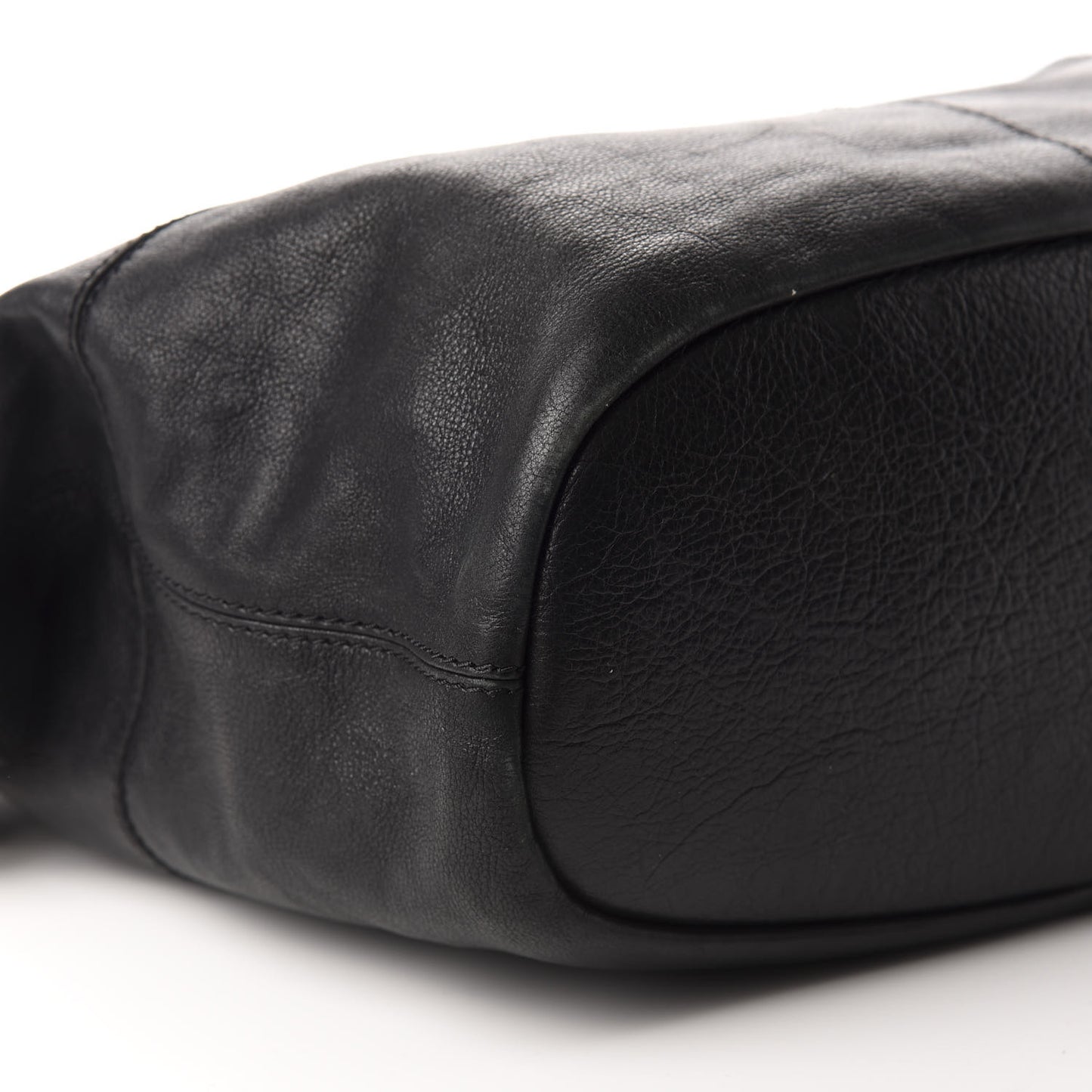 Waxy Grained Calfskin Medium Nightingale Black