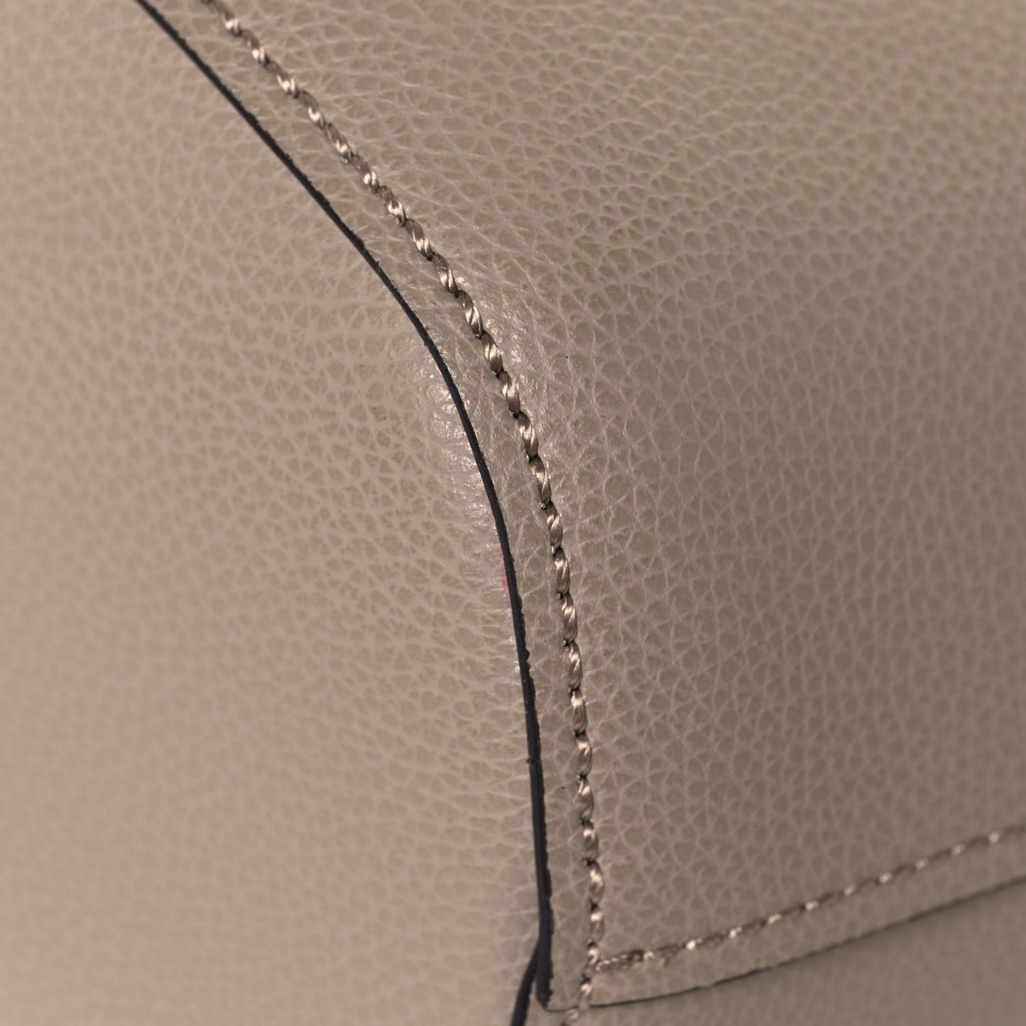 Smooth Grained Calfskin Medium Aby Tote Motty Grey