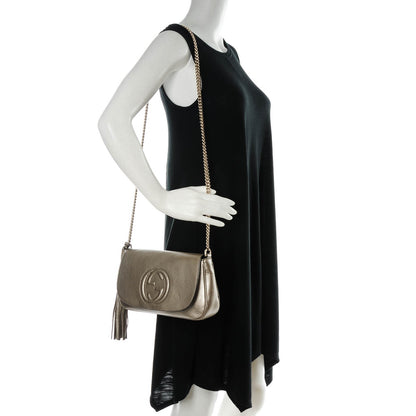 Gucci Metallic Pebbled Calfskin Medium Soho Flap Crossbody Golden Beige 2 of 7