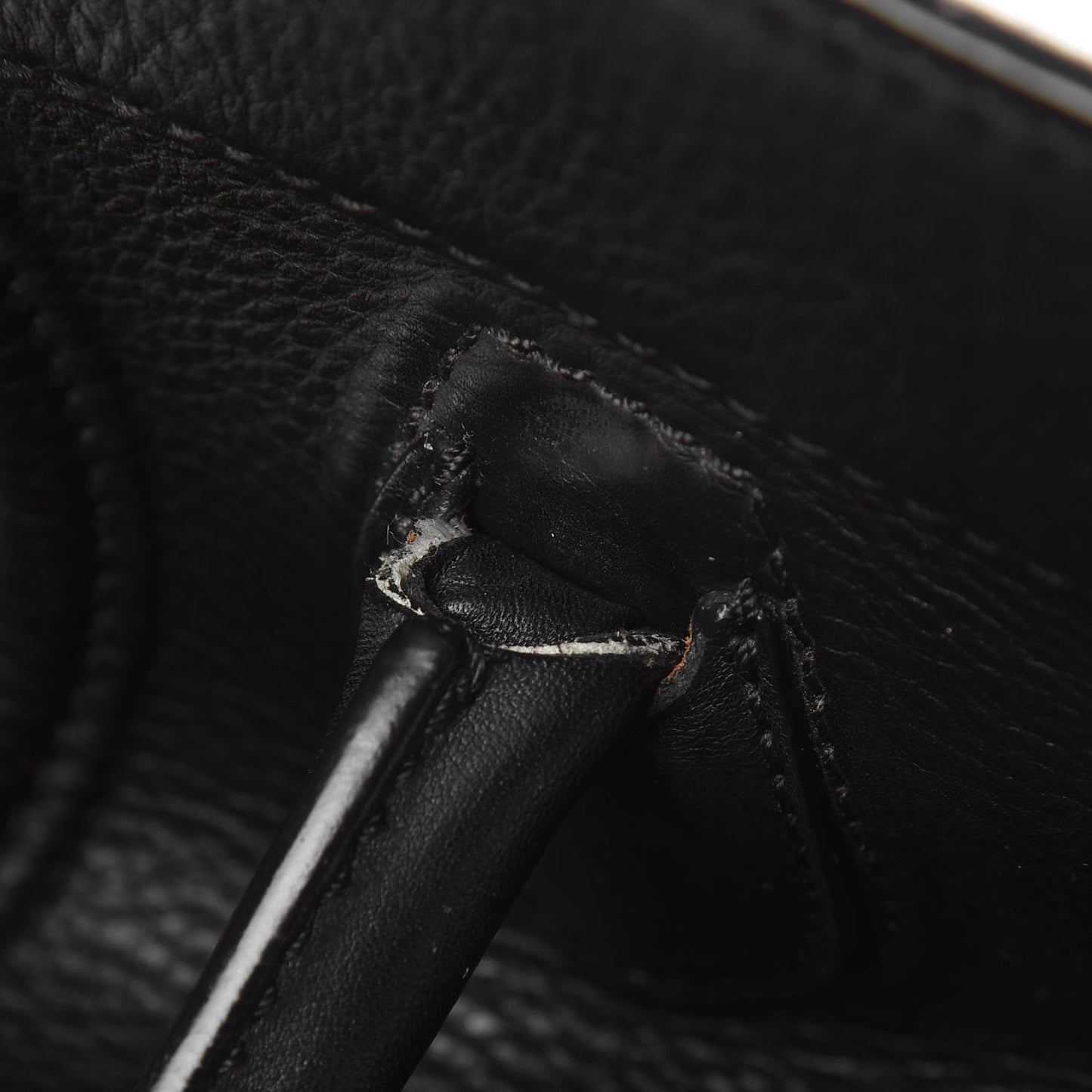 Supple Calfskin Medium Phantom Luggage Black