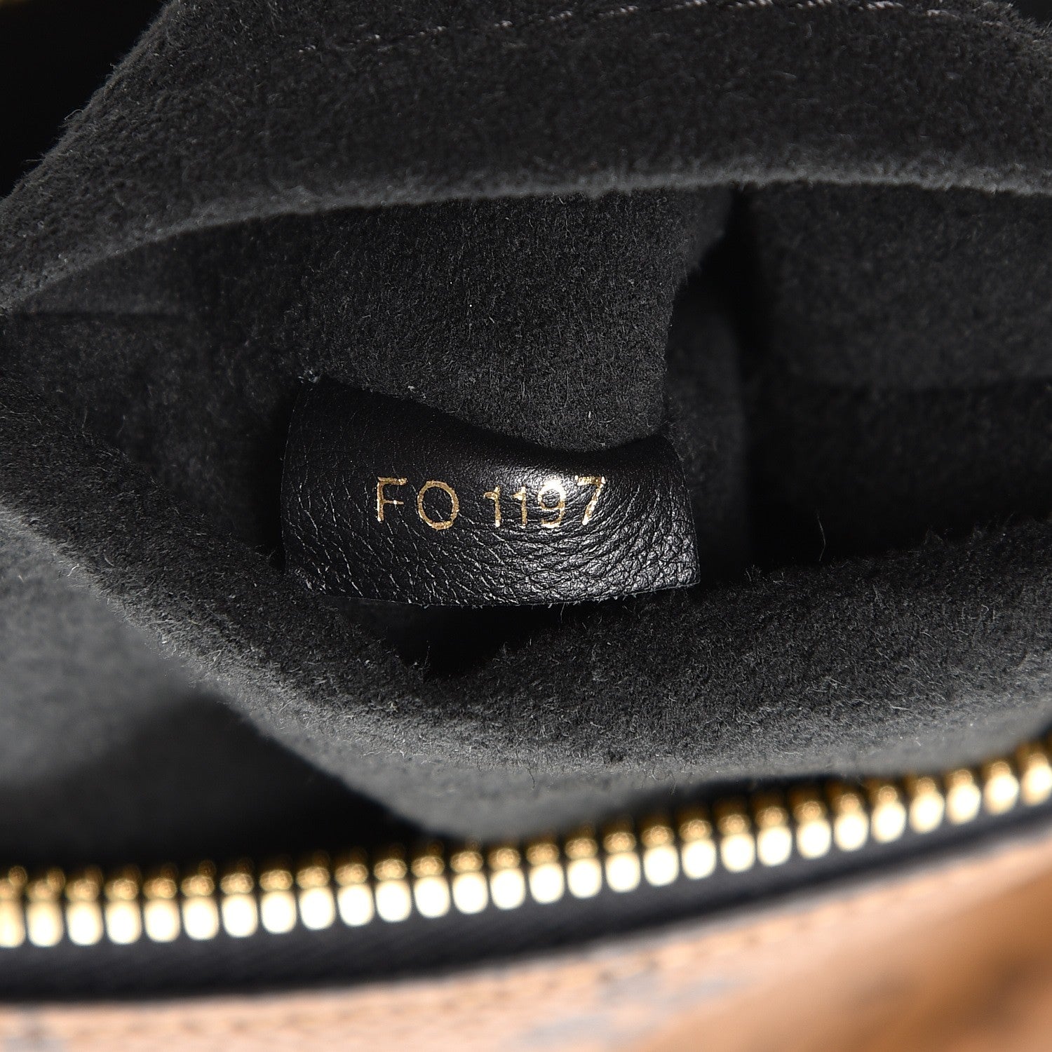 Louis Vuitton Reverse Monogram Triangle Softy 7 of 7