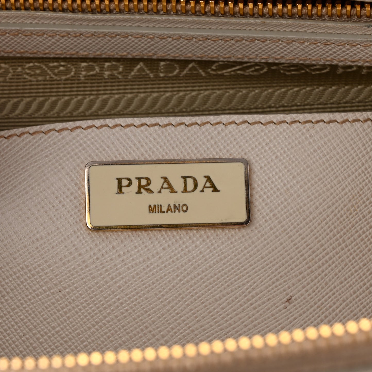 Saffiano Lux Large Galleria Double Zip Tote Talco