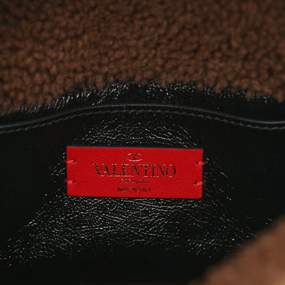 Valentino Garavani Textured Patent Calfskin Shearling Medium Rockstud Flip Lock Crossbody Bag Black 5 of 10