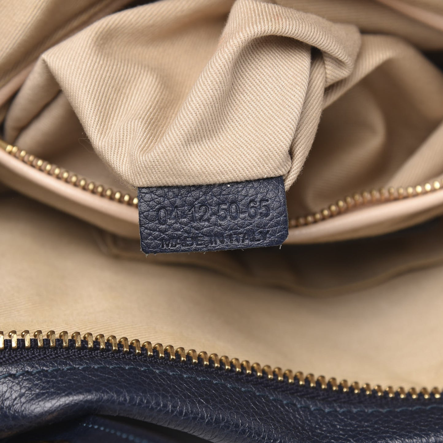 Calfskin Medium Paraty Peacock Blue